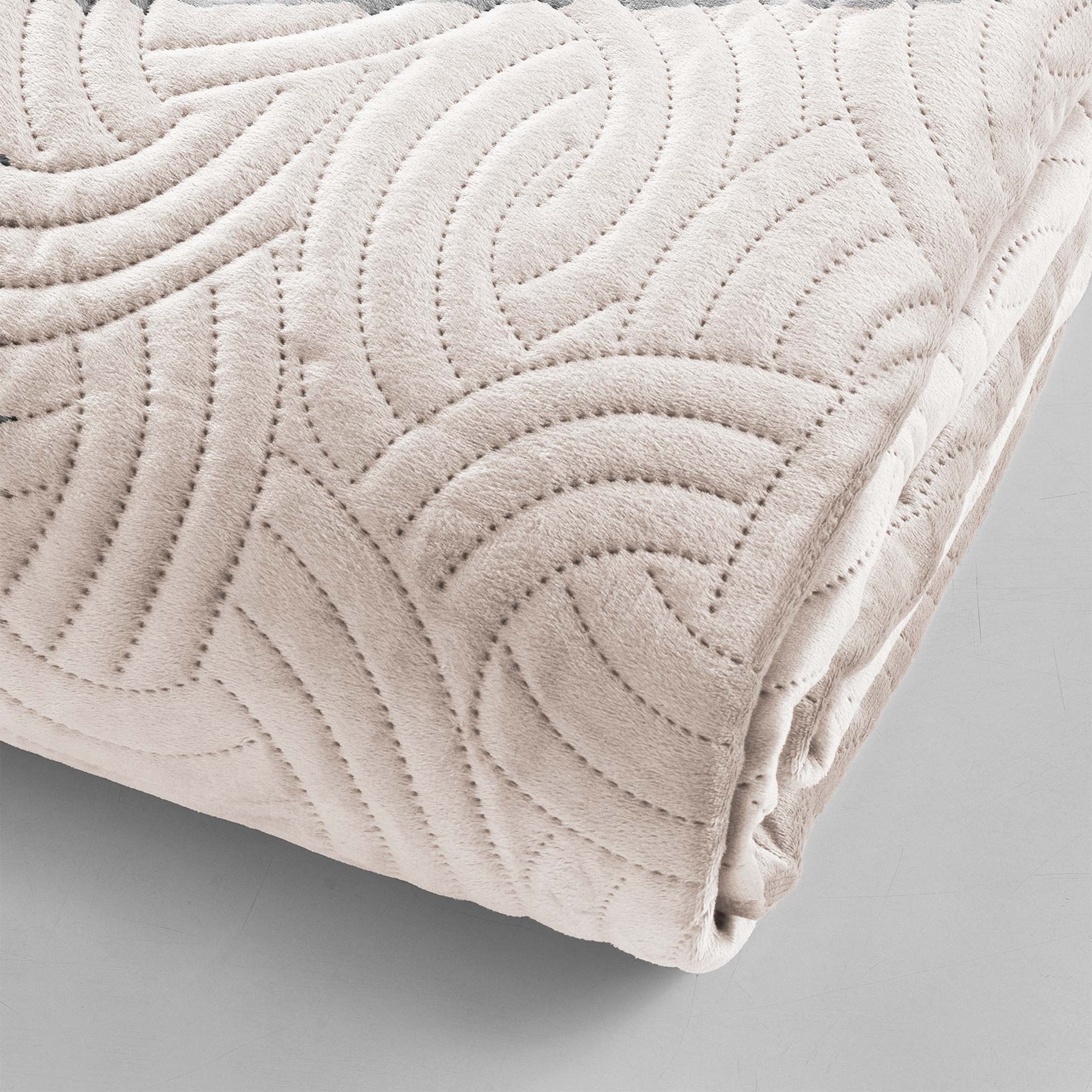 Couvre-lit 3 pièces matelassé velours + deux taies — vue 4