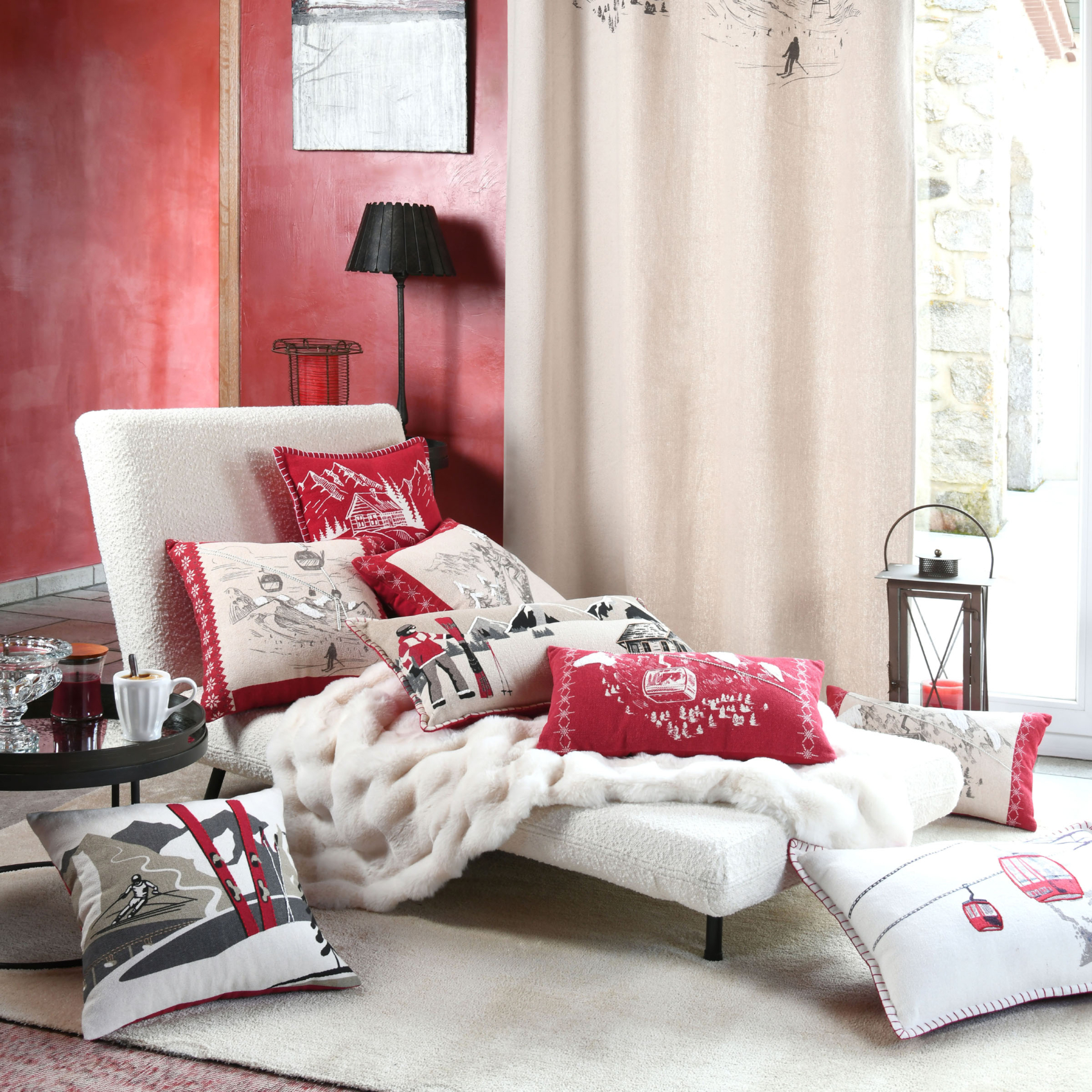 Coussin rectangulaire en coton déhoussable à motif télécabine — vue 6