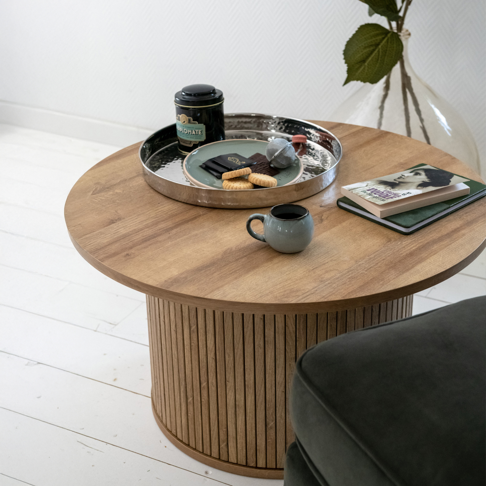 Table basse ronde avec piètement cannelé — vue 5