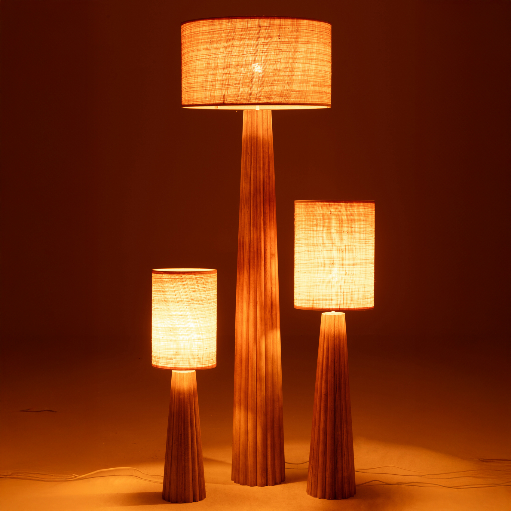 Lampadaire en bois avec abat-jour tissu — vue 4