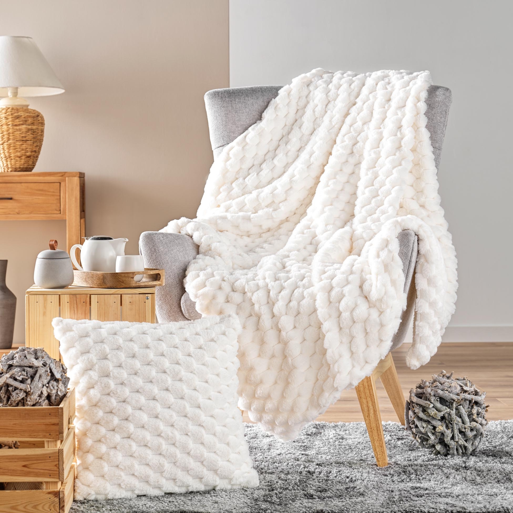 Coussin décoratif en imitation fourrure avec housse amovible — vue 5