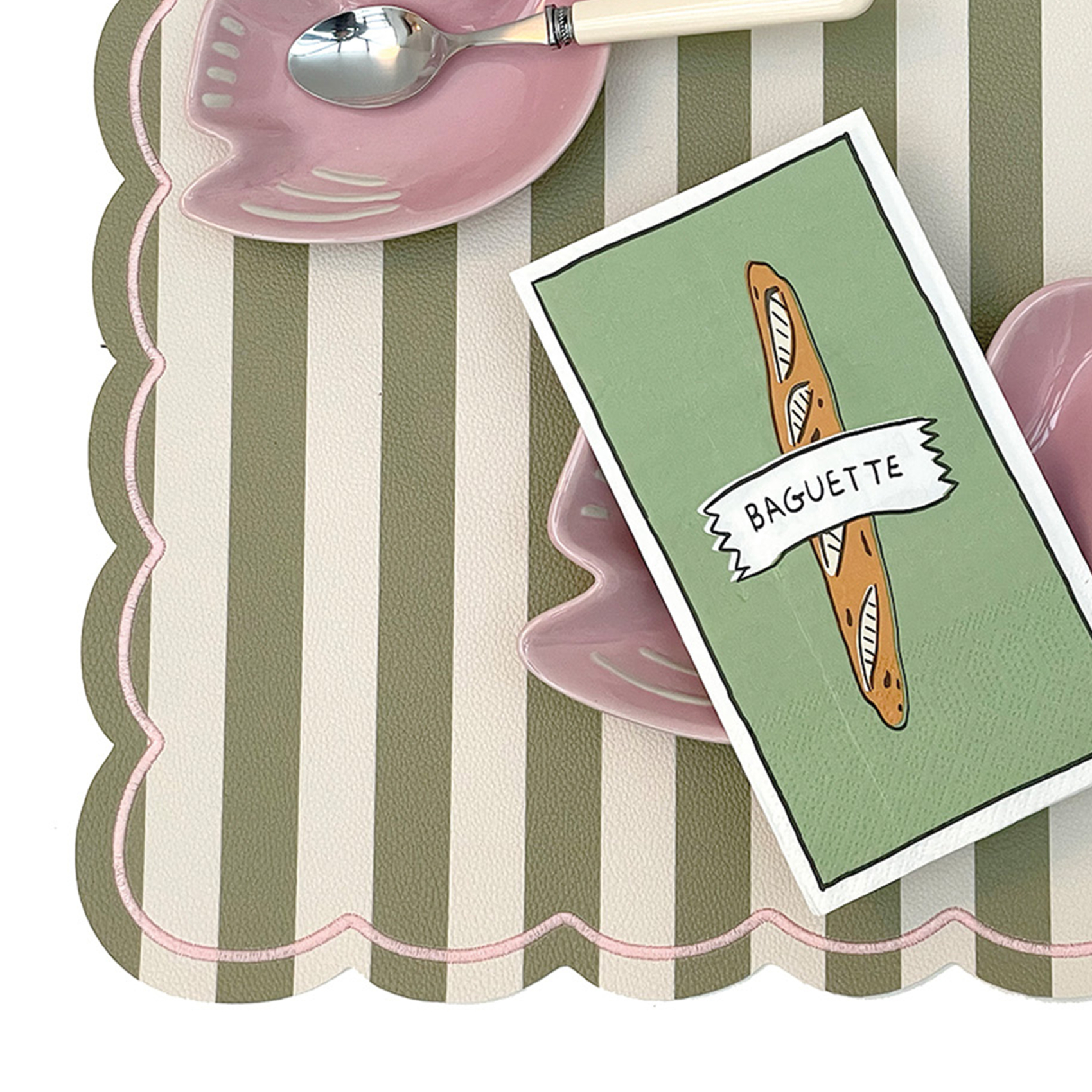 Set de table rectangulaire à rayures avec bords ondulés — vue 6