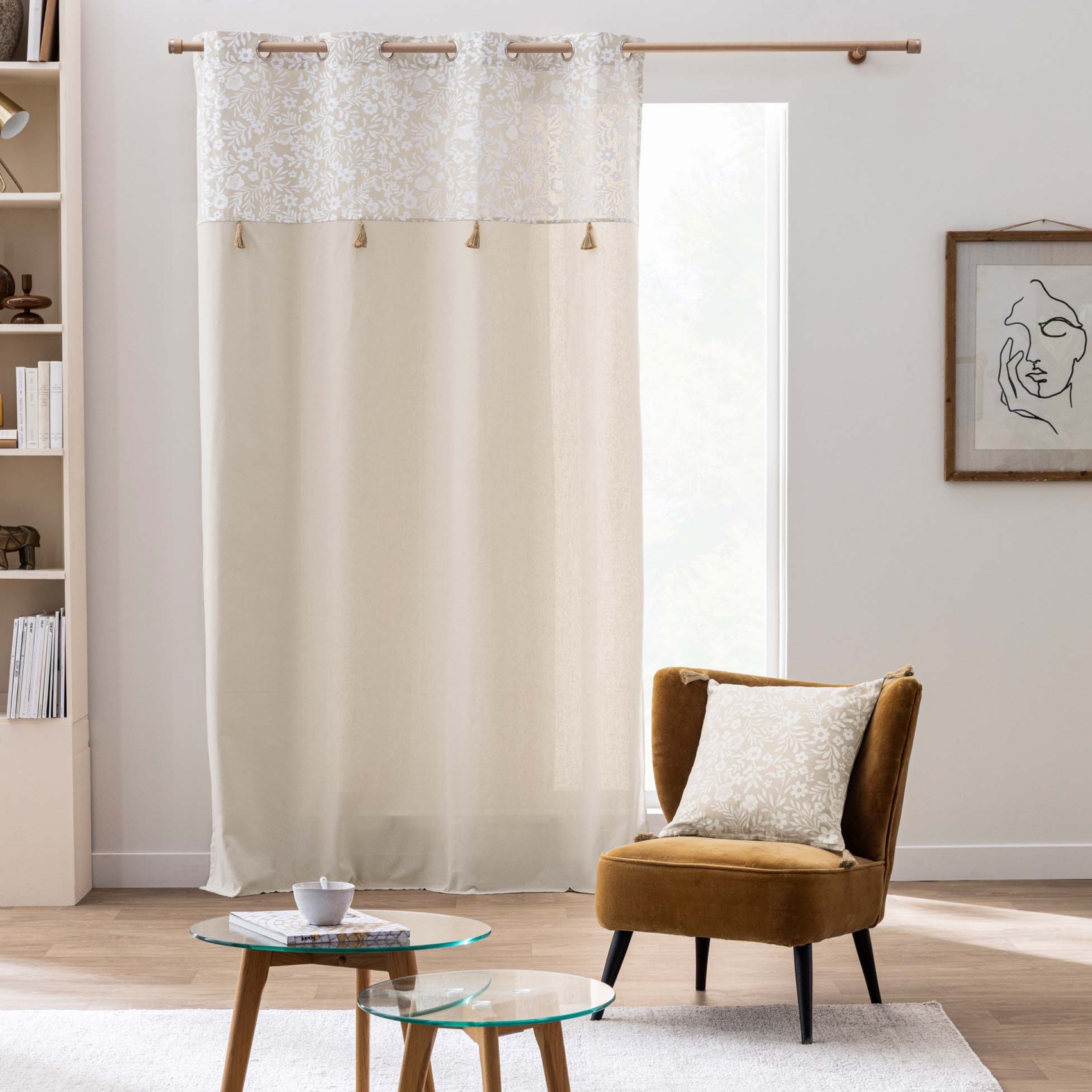 Coussin polycoton imprimé floral à pompons — vue 6