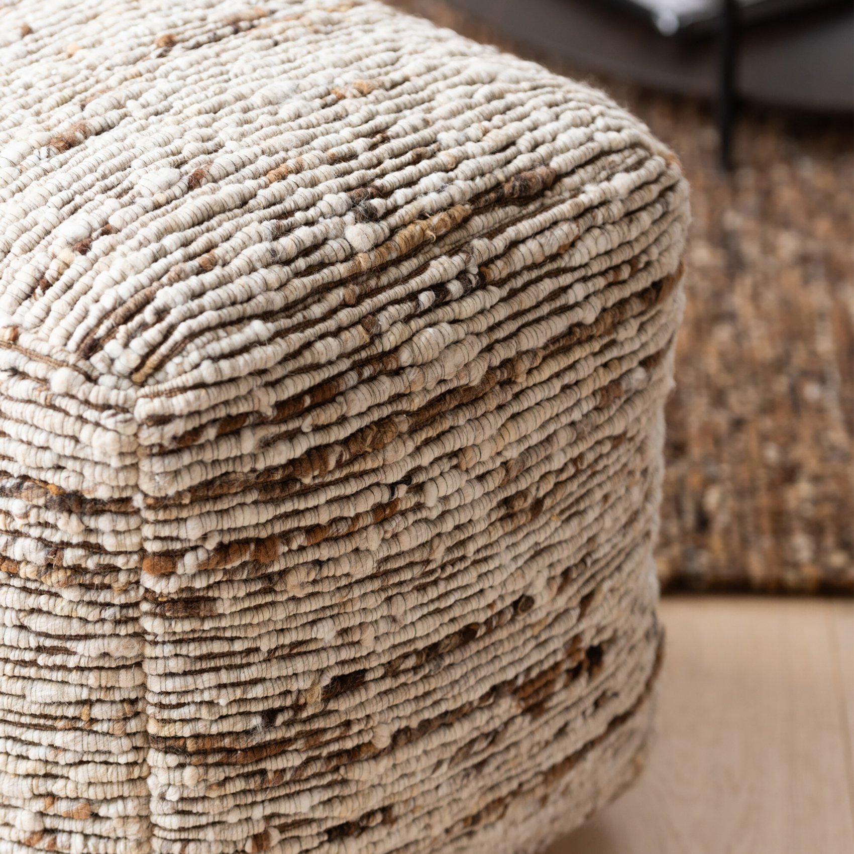 Pouf tissé en laine — vue 3