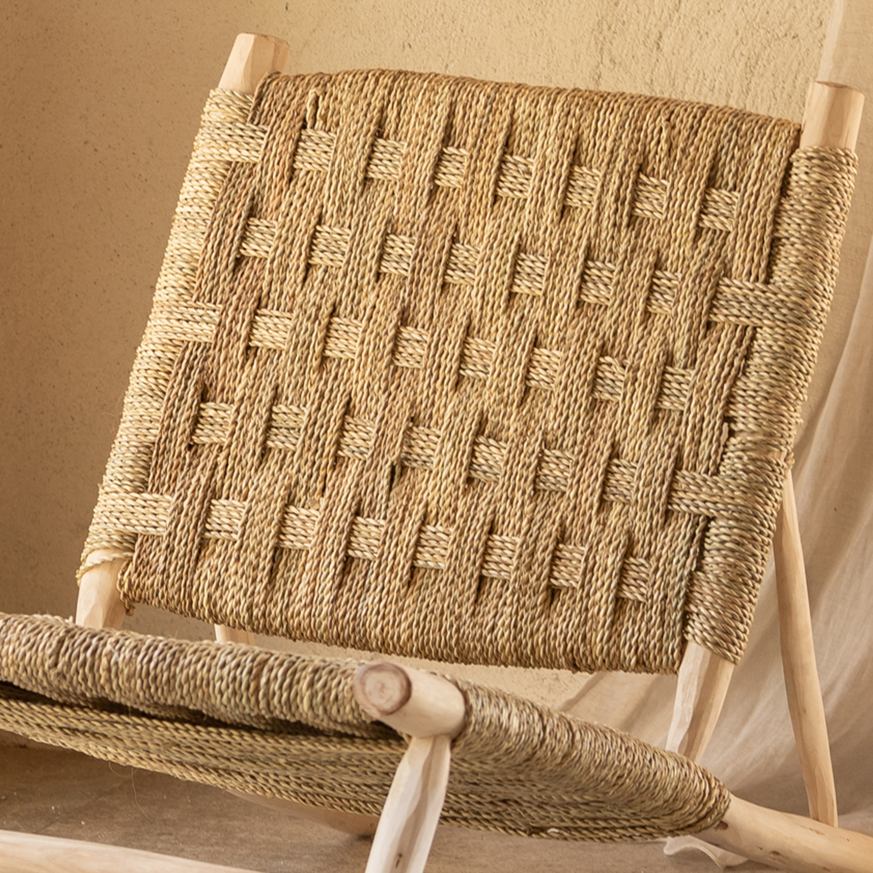 Fauteuil bois organique Japandi — vue 3