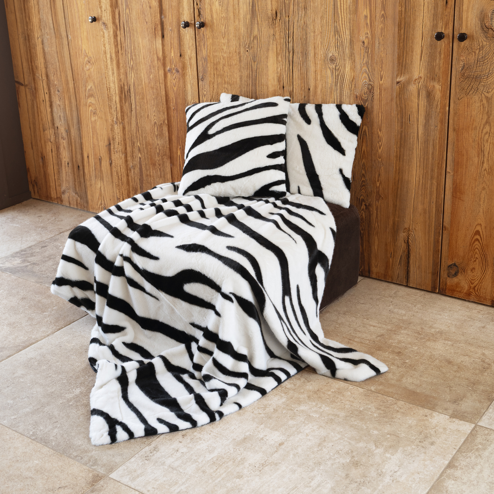 Plaid doux à motif zèbre avec dos en velours — vue 5
