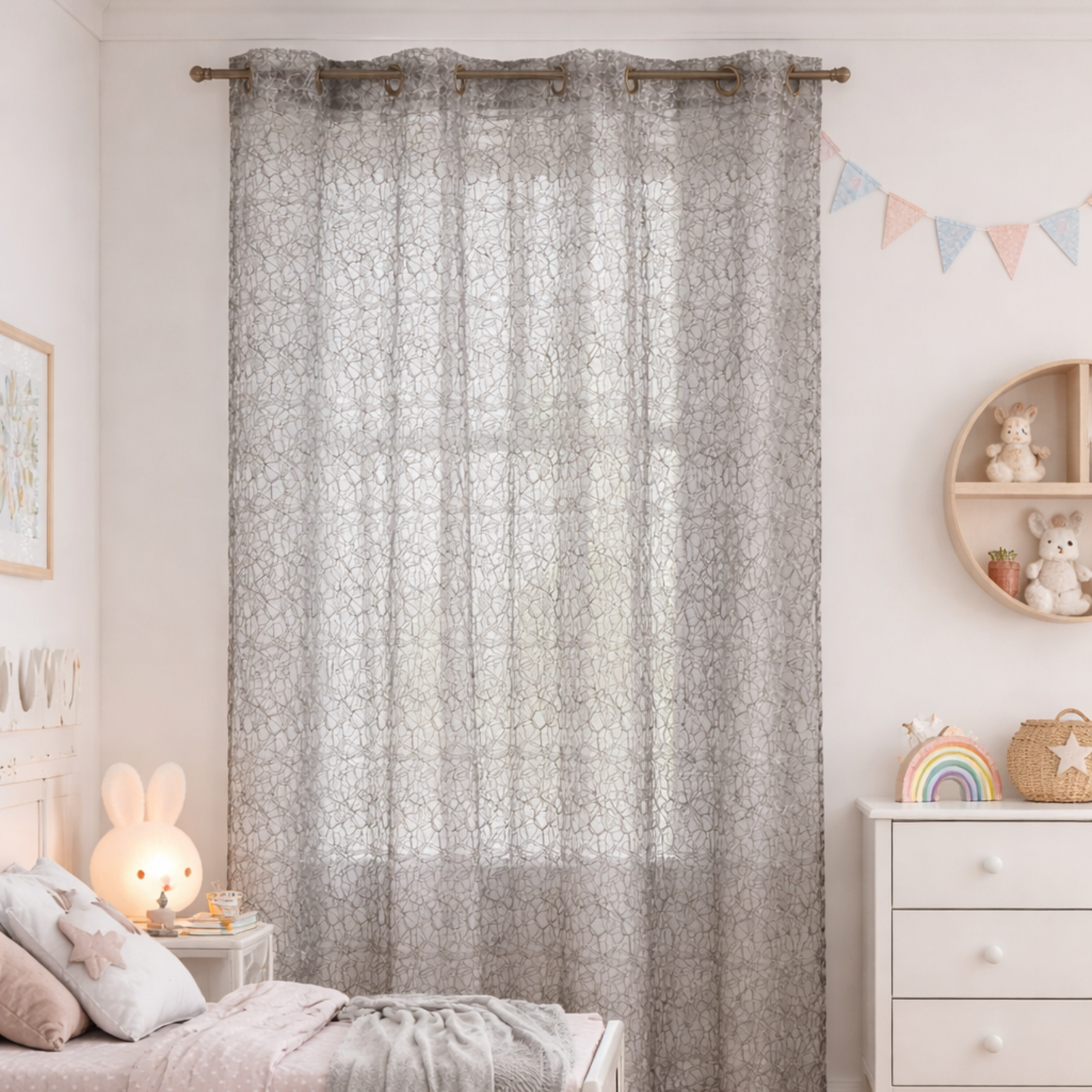 Rideau voilage broderie ton sur ton