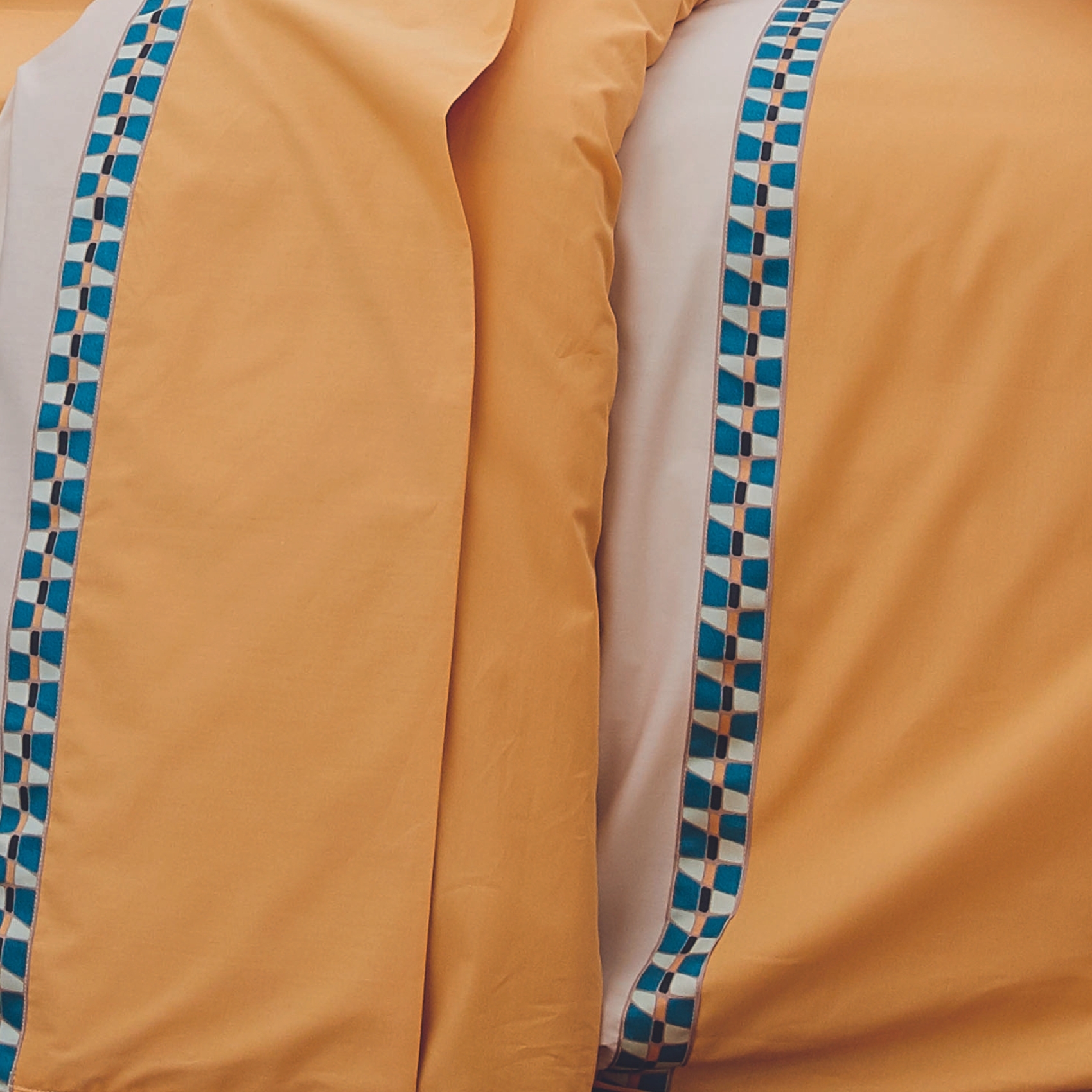 Drap plat en percale avec galon géométrique — vue 3