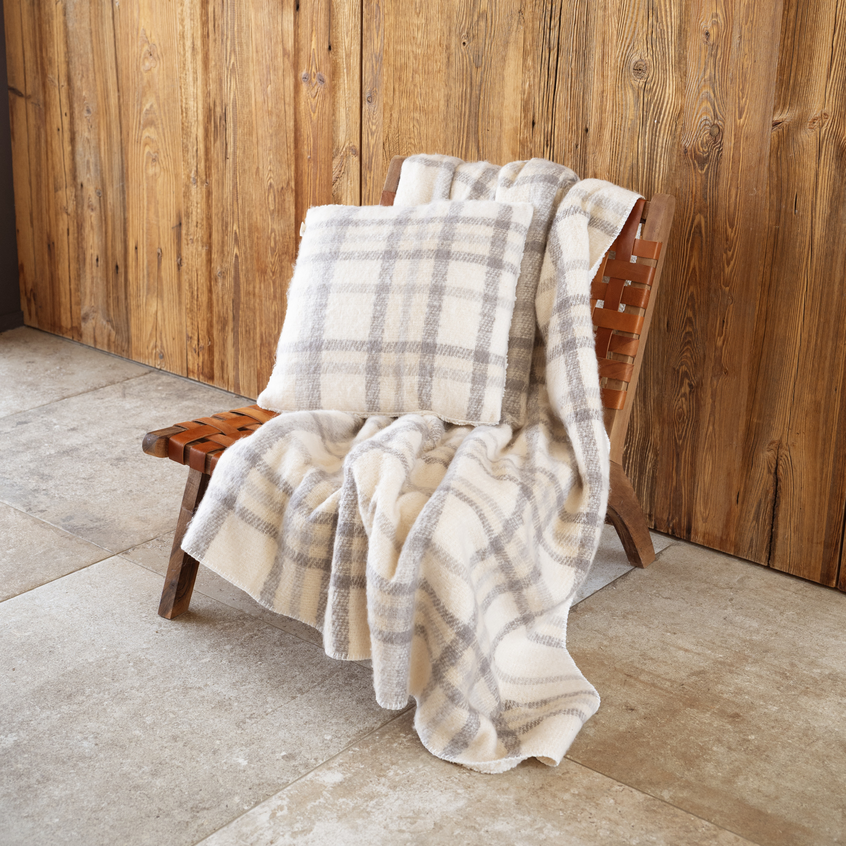 Plaid à carreaux effet mohair avec dos sherpa — vue 3
