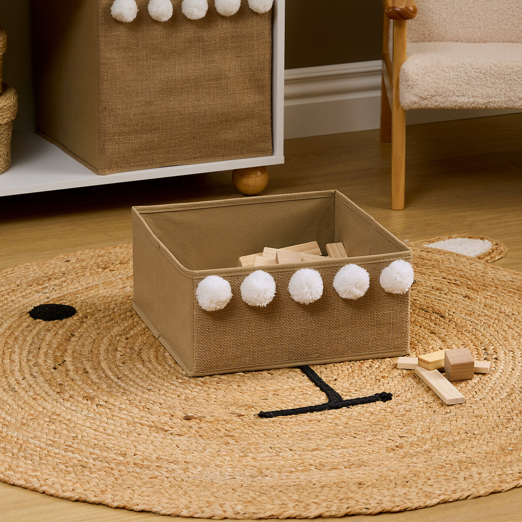 Boîte de rangement pliable avec pompons — vue 4