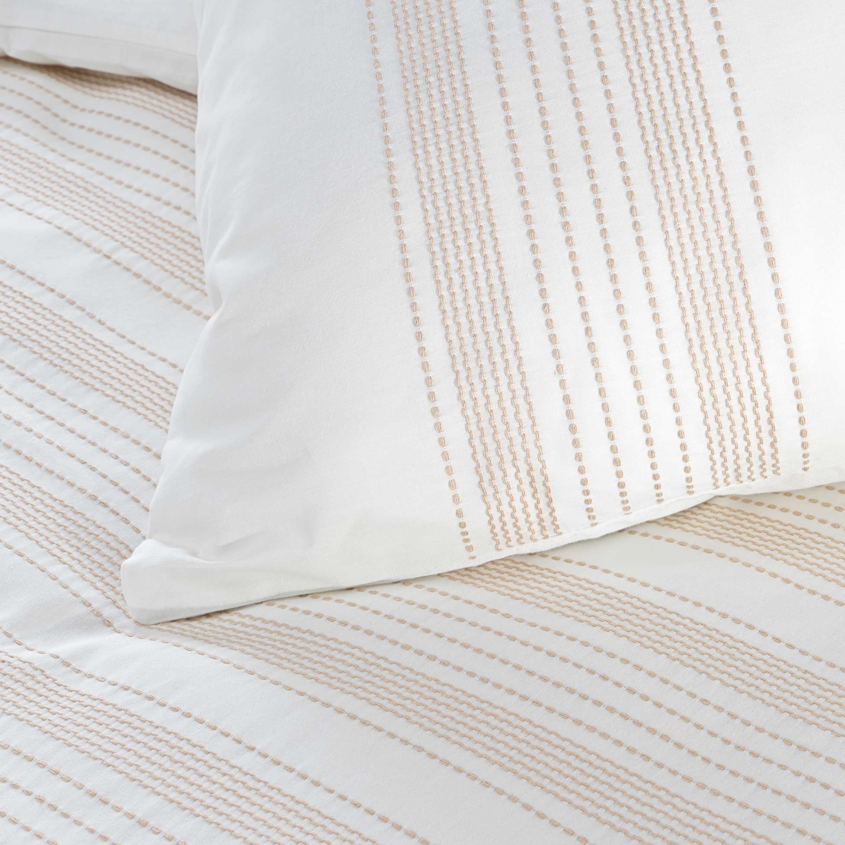 Parure de lit en coton motif broderies fines — vue 4