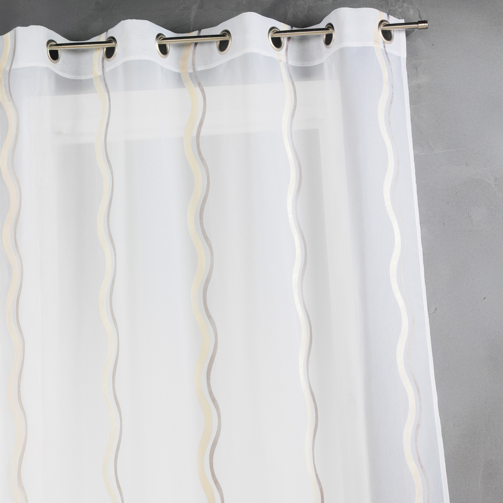 Voilage en jacquard à rayures verticales ondulées — vue 4