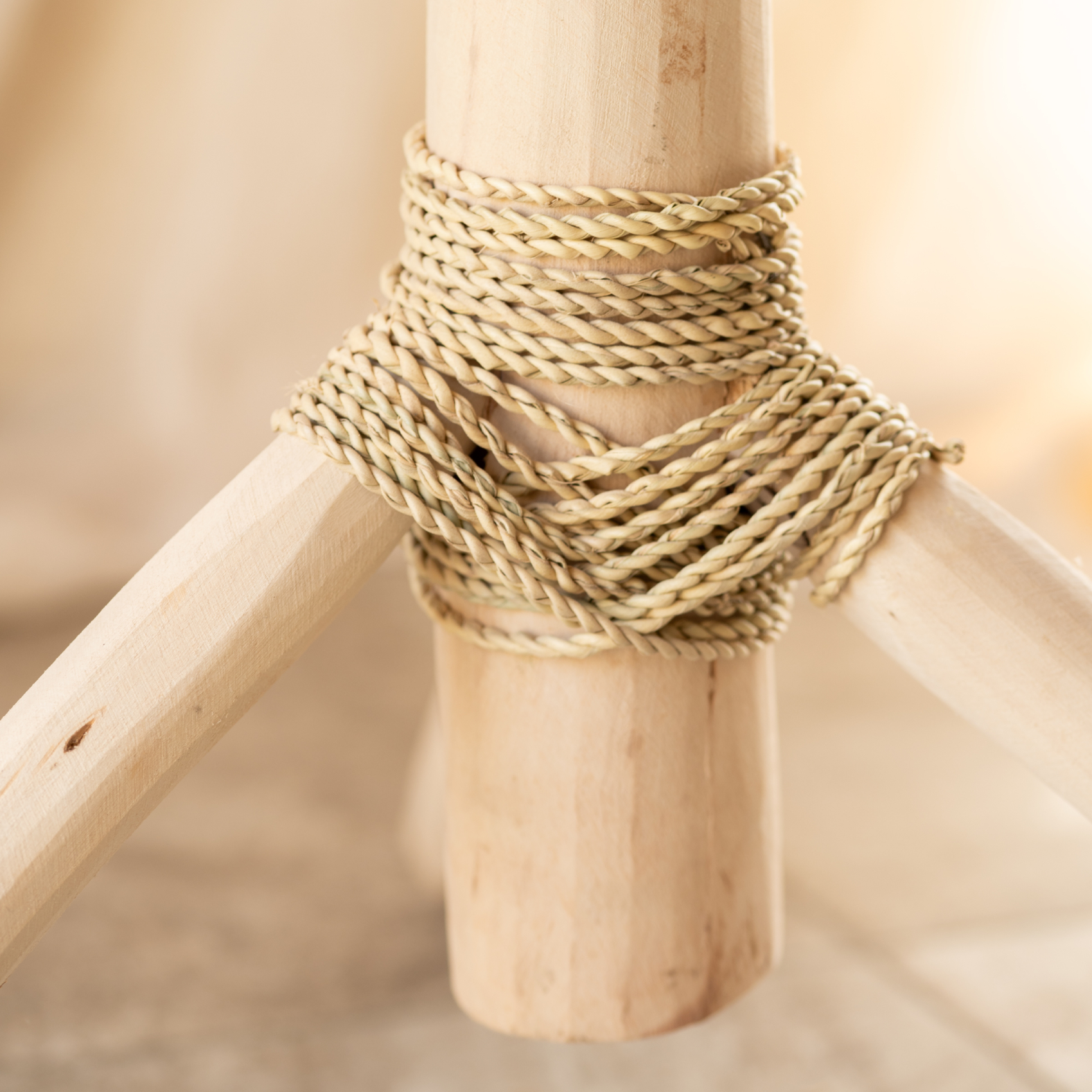 Porte Manteaux bois naturel sur trépied — vue 3