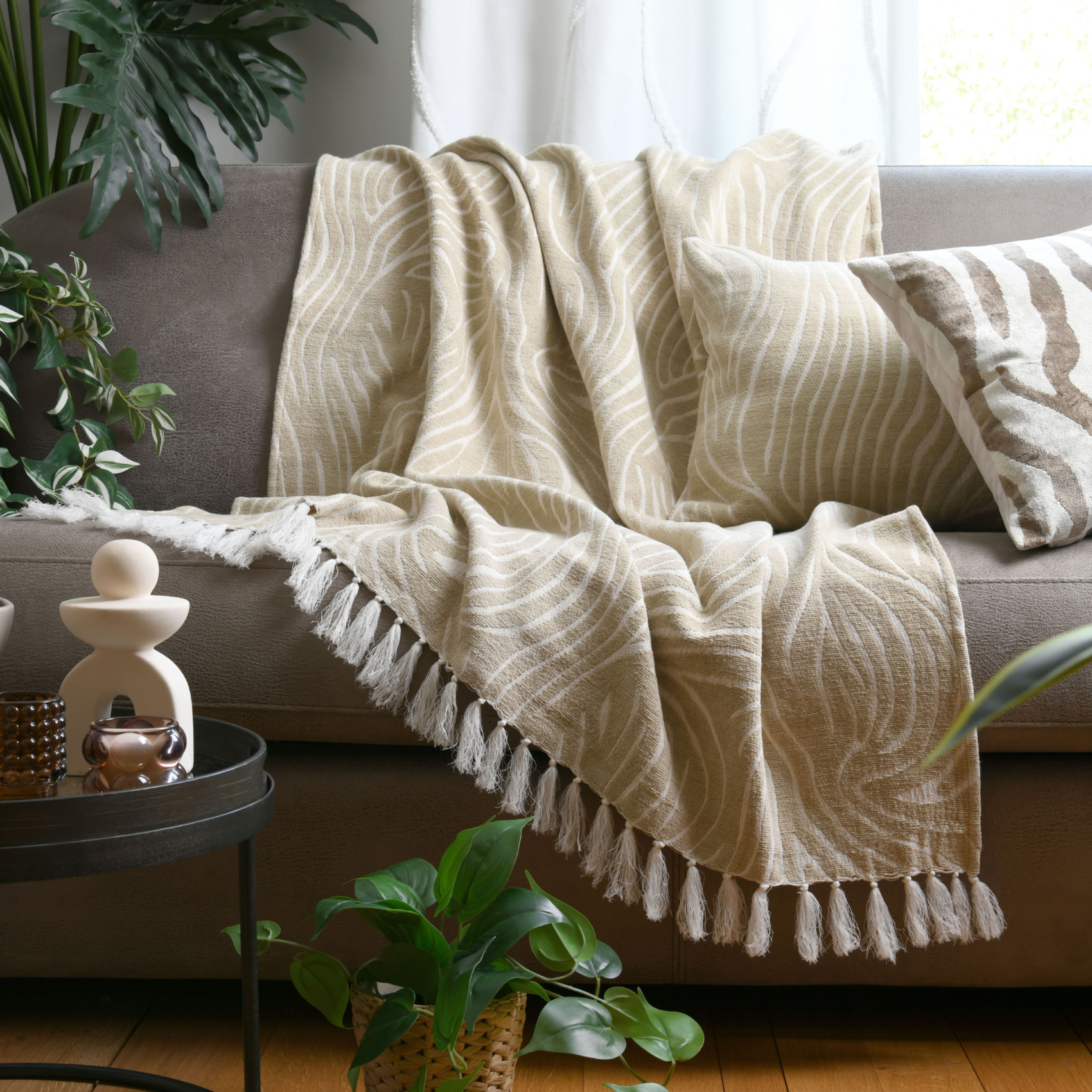 Plaid en polycoton à motif félin et franges — vue 5