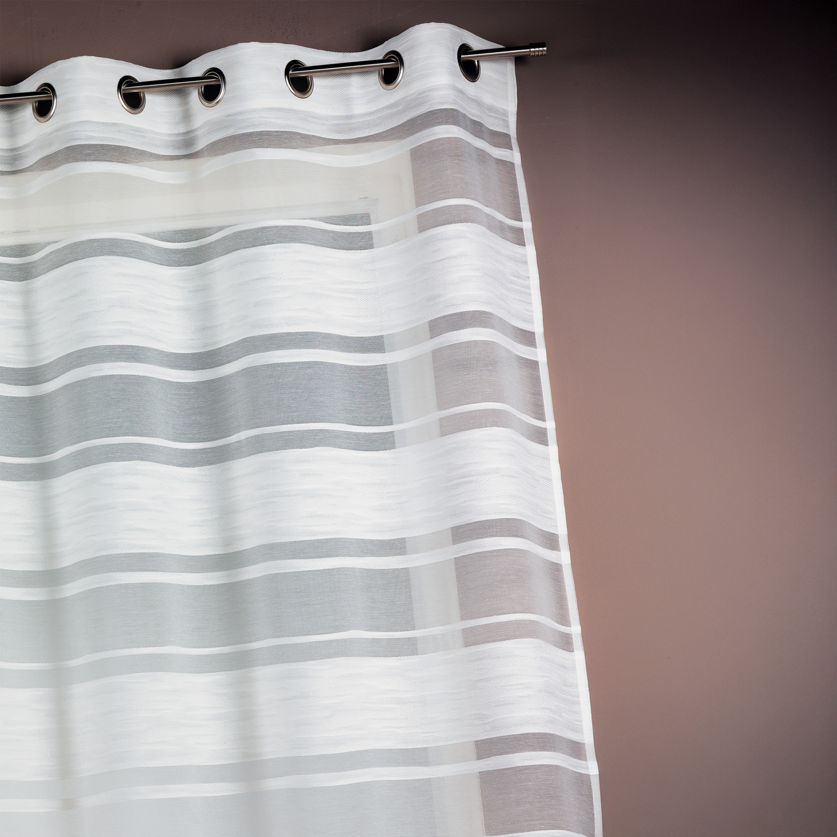 Voilage en jacquard à rayures horizontales