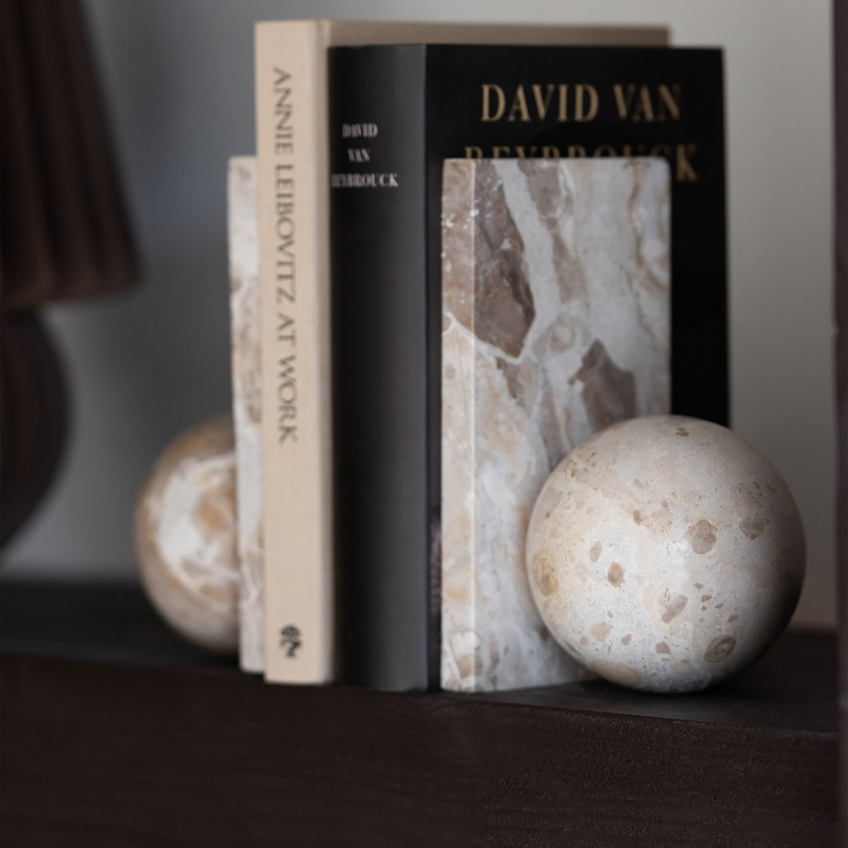 Serre-livres en pierre — vue 4