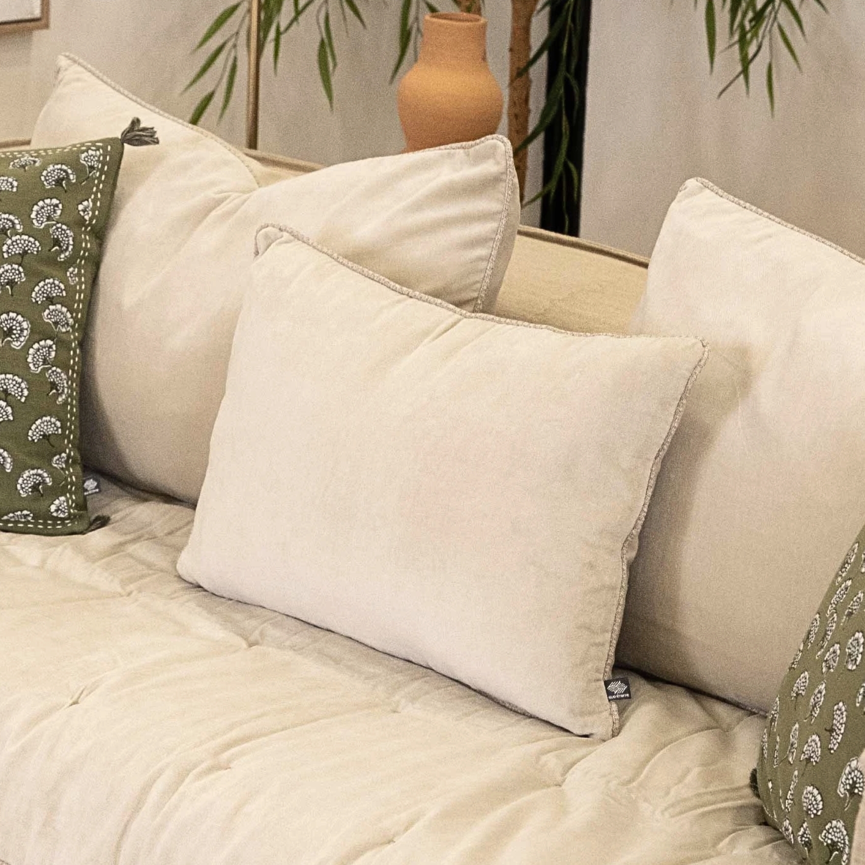 Coussin en velours réversible — vue 5