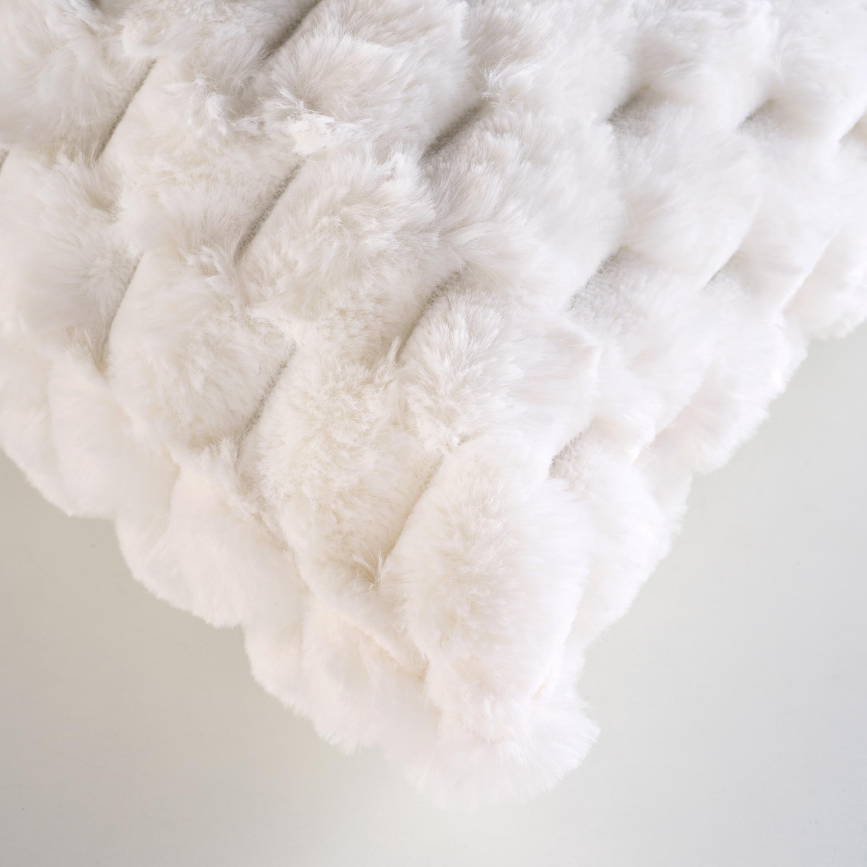 Coussin décoratif en imitation fourrure avec housse amovible — vue 3