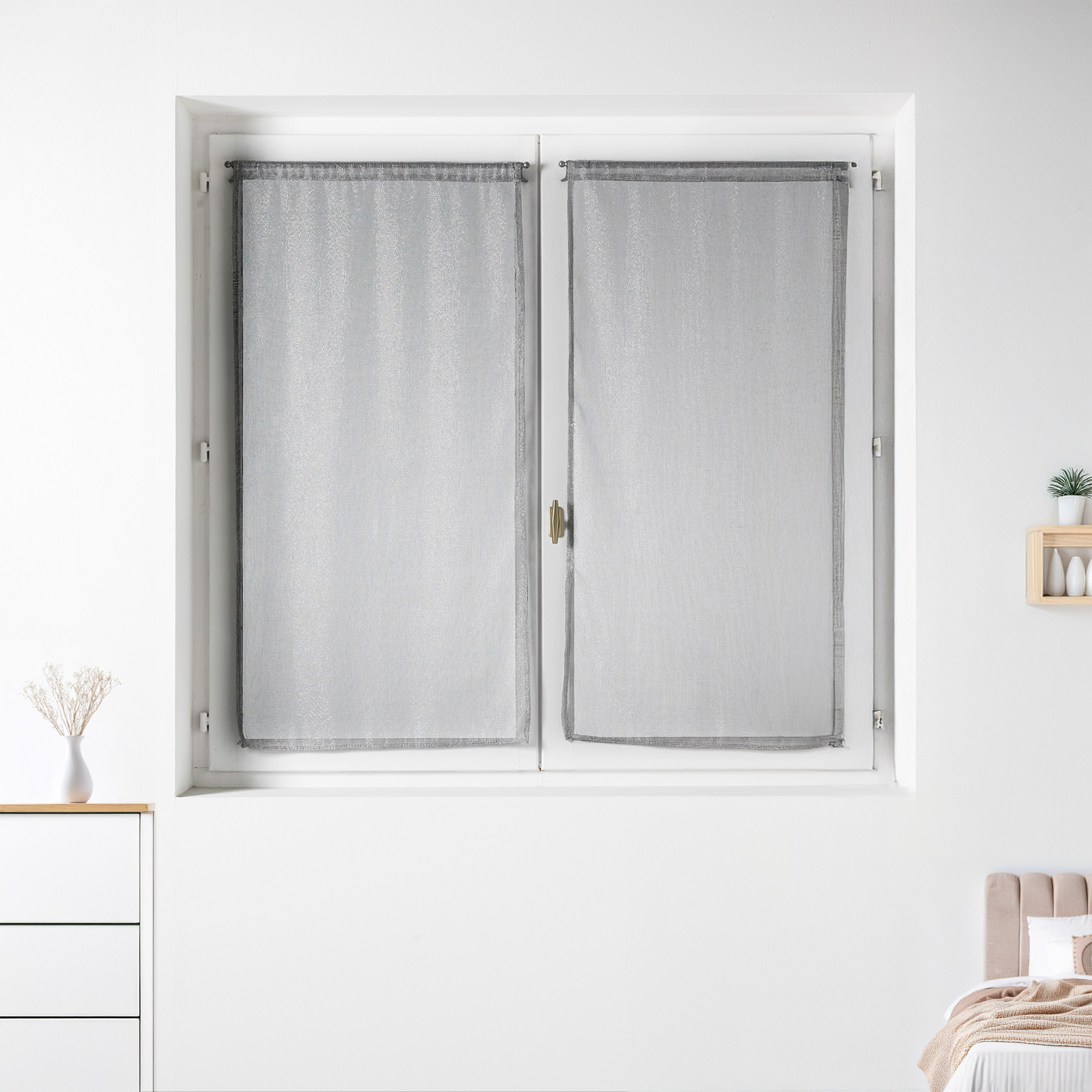 Voilage paire en maille avec des fils lurex argentés — vue 3