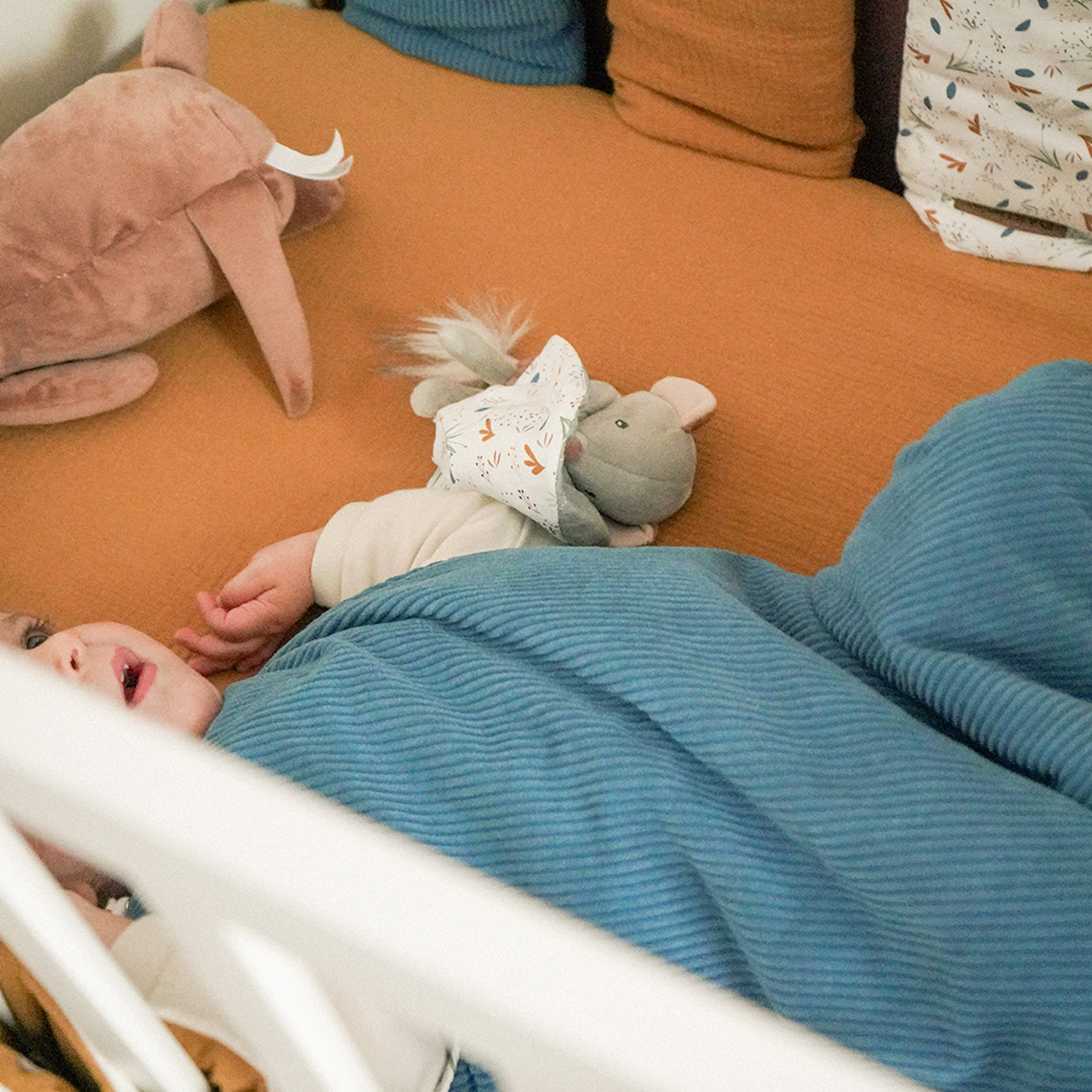 Gigoteuse bébé chaude sans manches en velours — vue 3