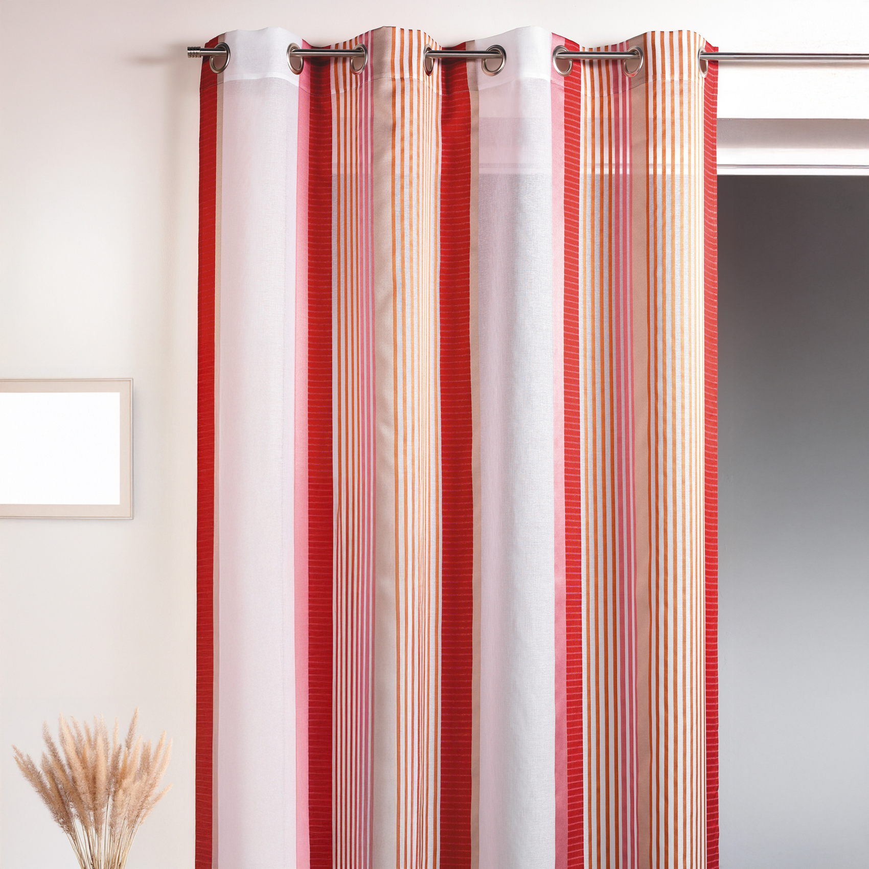 Voilage en étamine à fines rayures verticales colorées