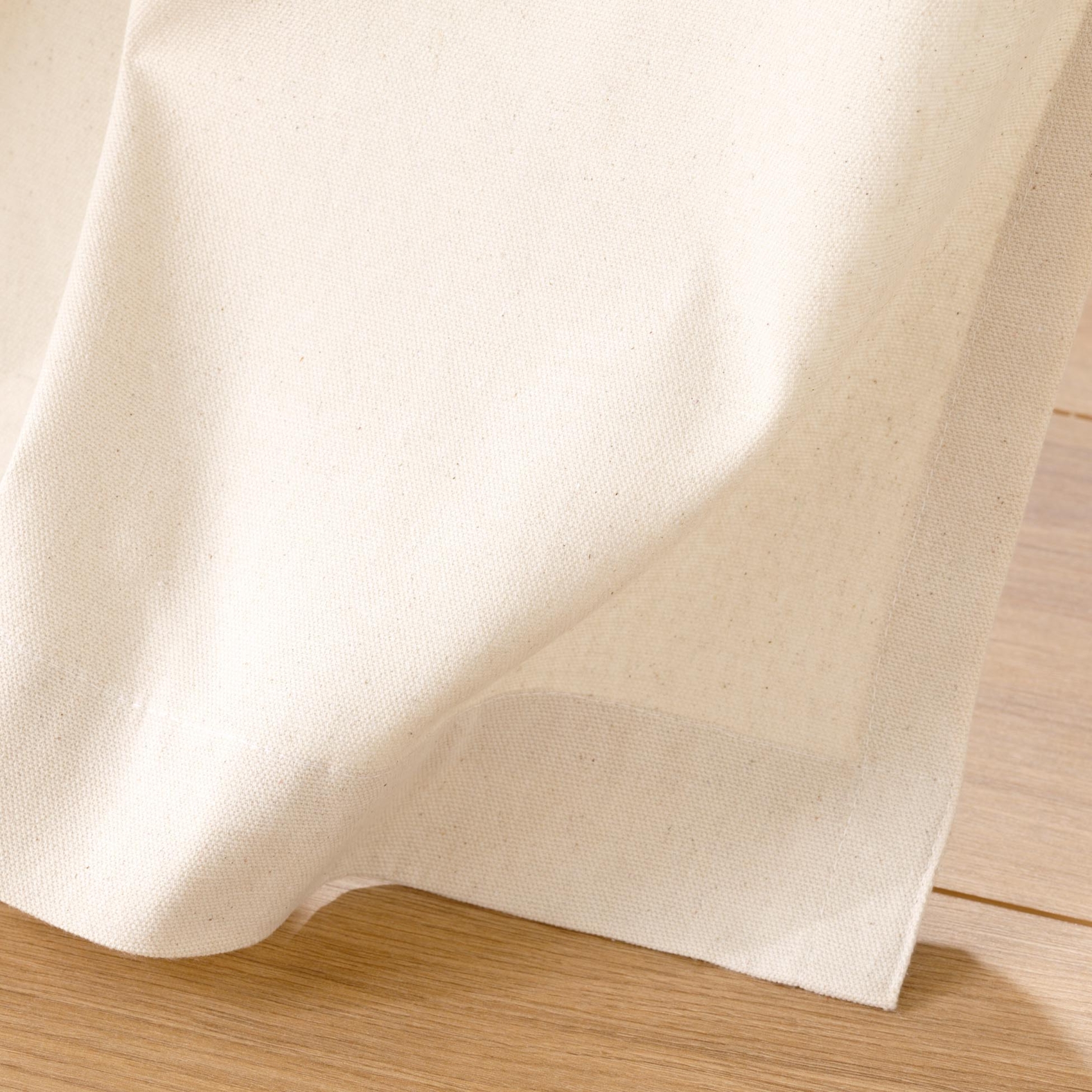 Rideau tamisant écru avec détails tuftés — vue 4