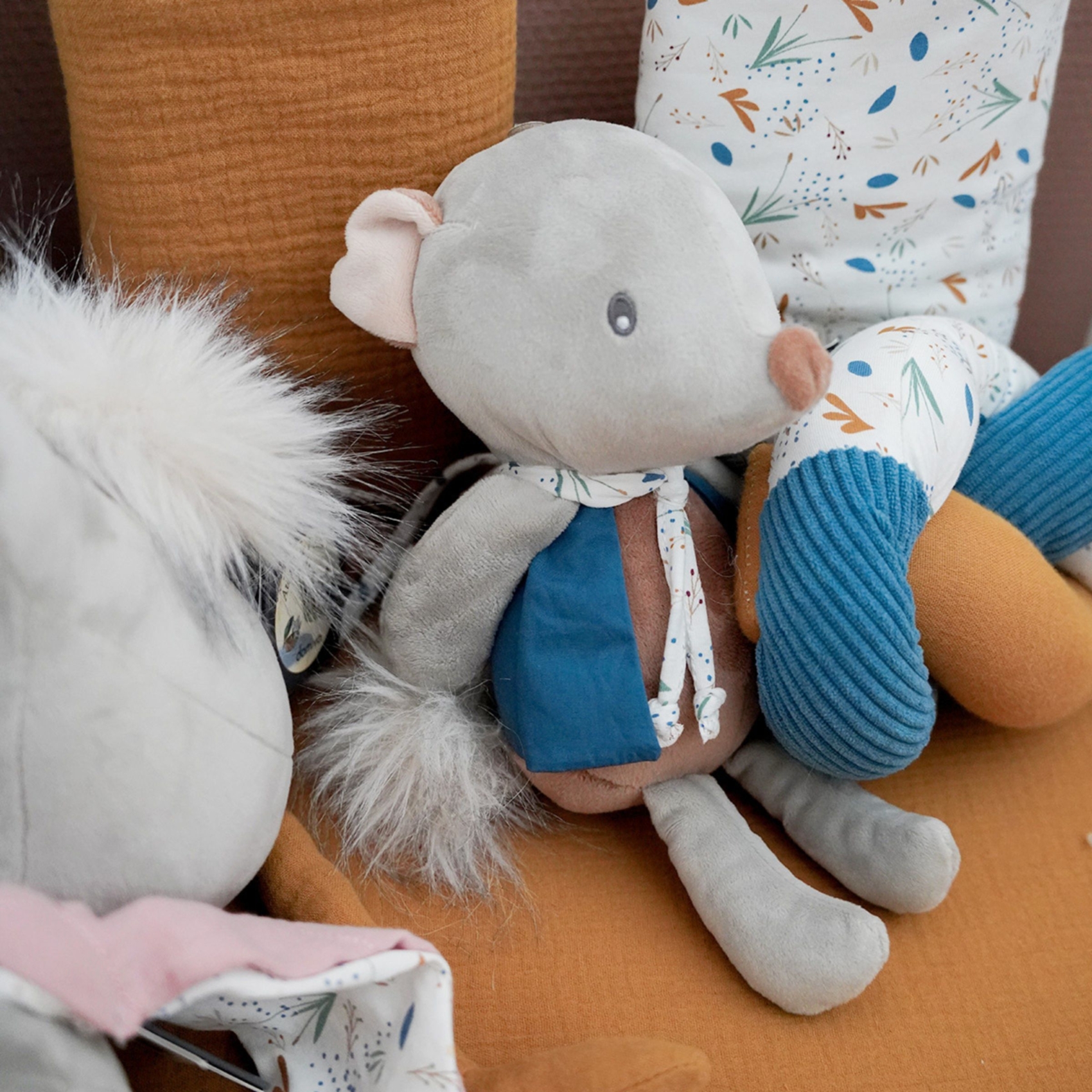 Peluche musicale petite souris — vue 4