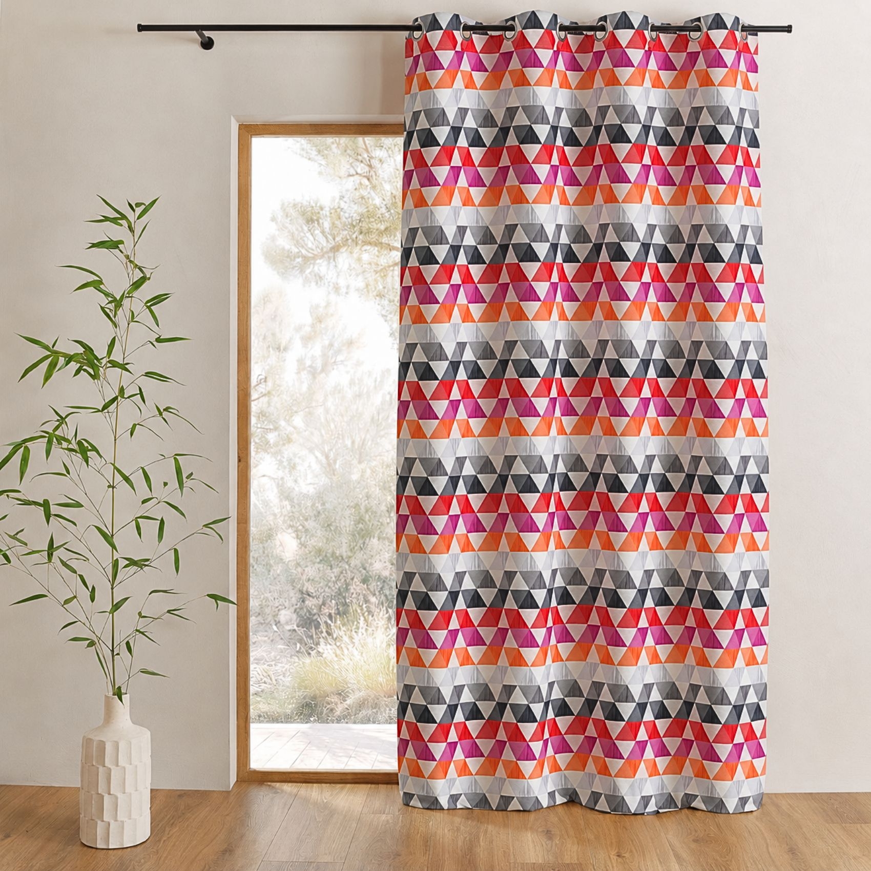 Rideau d'ameublement motifs triangles