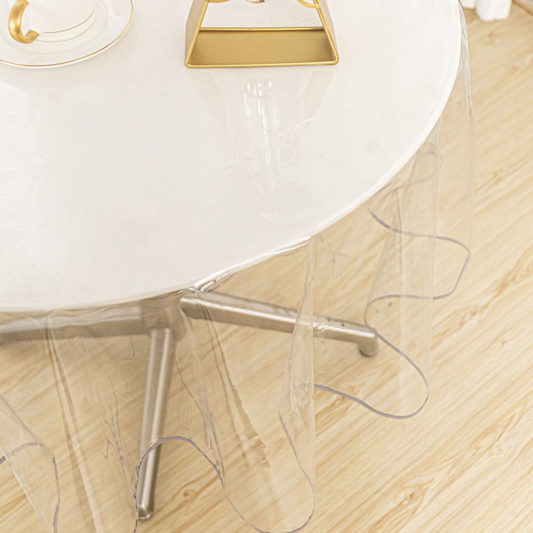 Nappe ronde transparente — vue 3