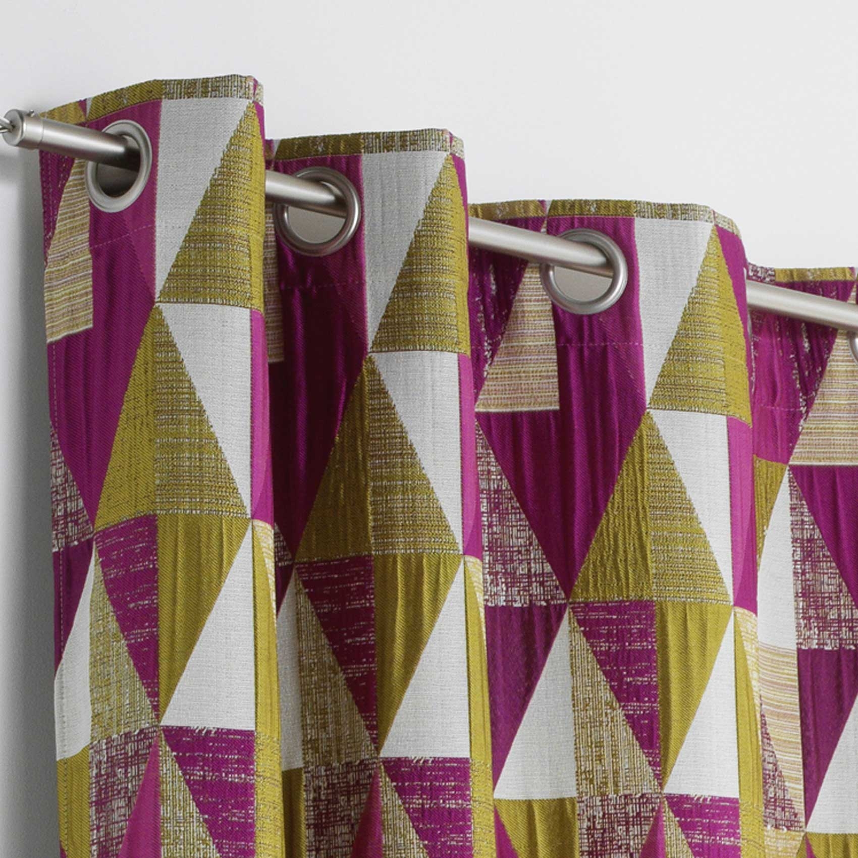 Rideau design à motifs triangulaires — vue 3