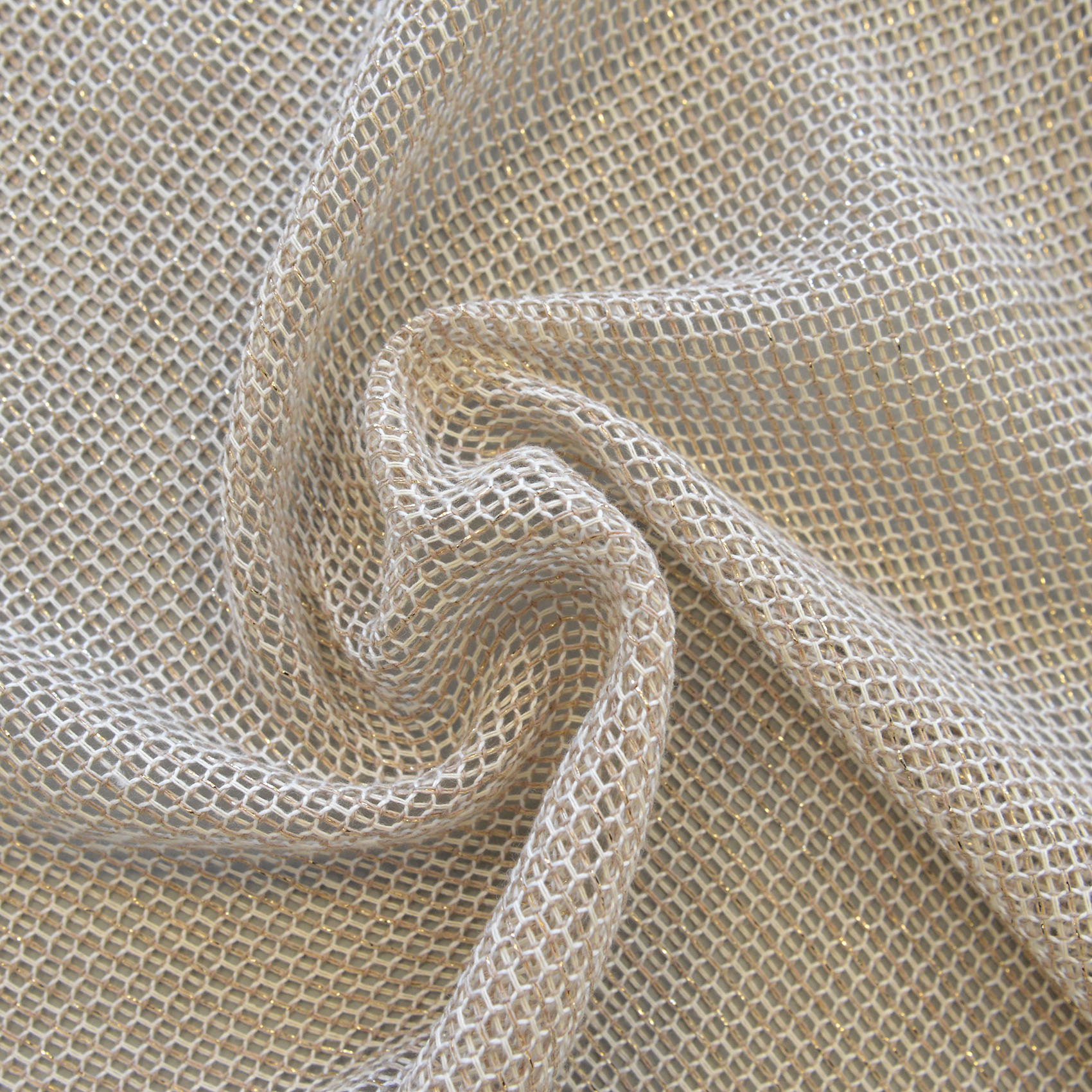 Tissu en filet avec fils métal