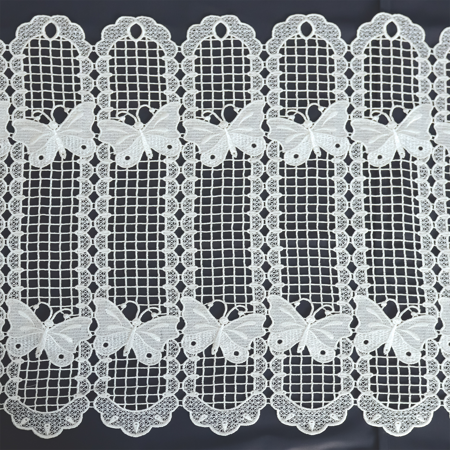 Brise bise papillons en macramé — vue 3