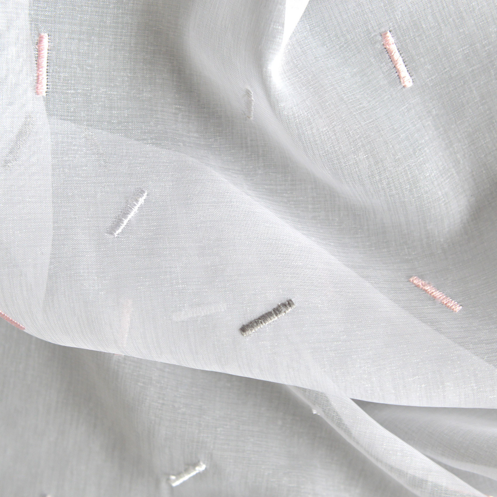 Tissu brodé petits bâtonnets — vue 3