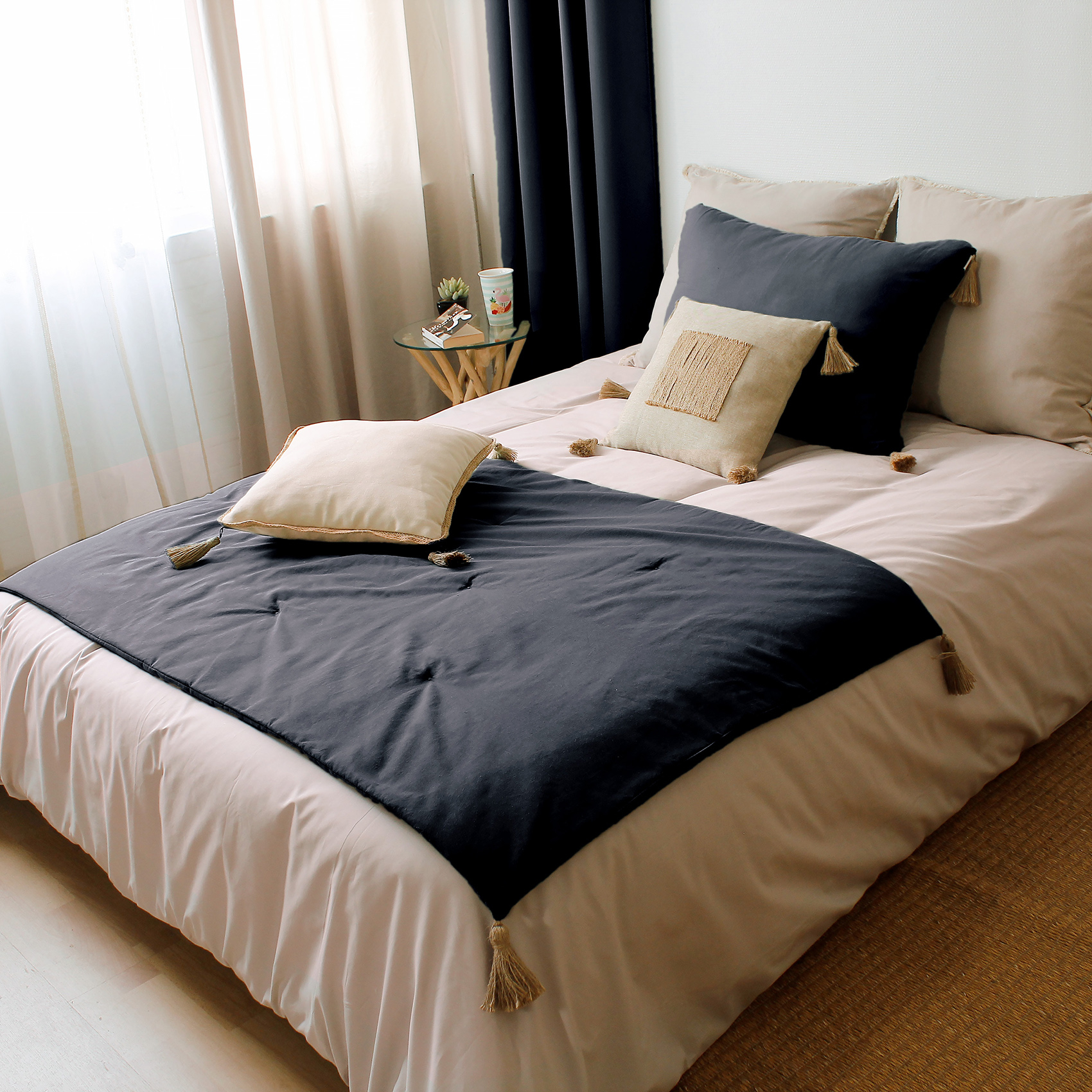 Edredon Panama avec pompons en jute — vue 3