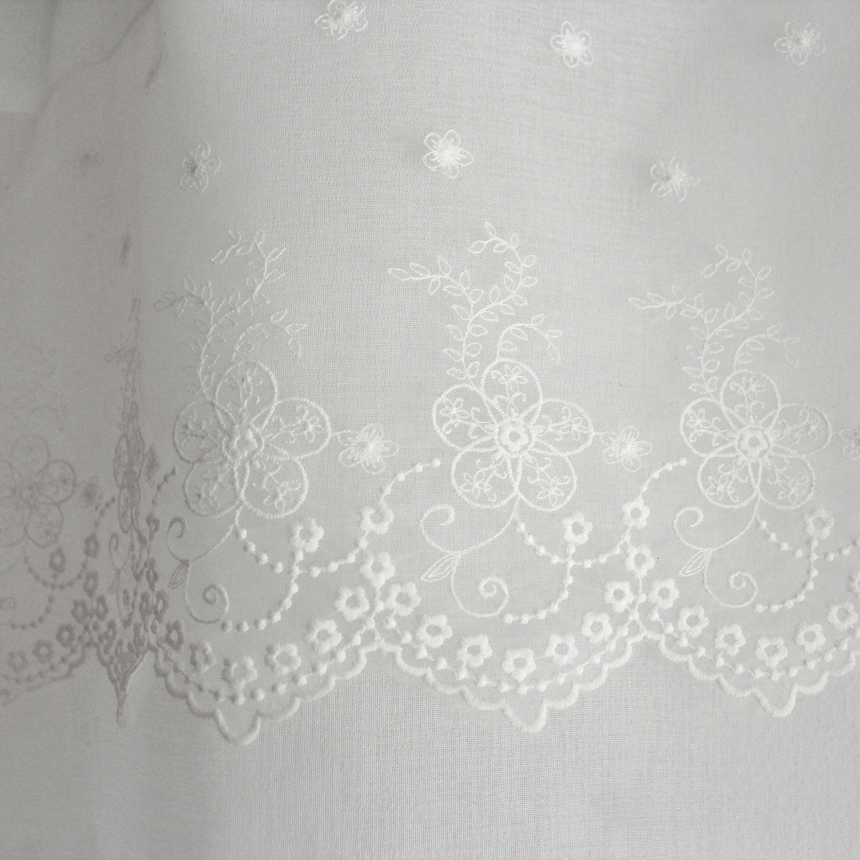 Voilage en étamine avec top à volant brodé — vue 5