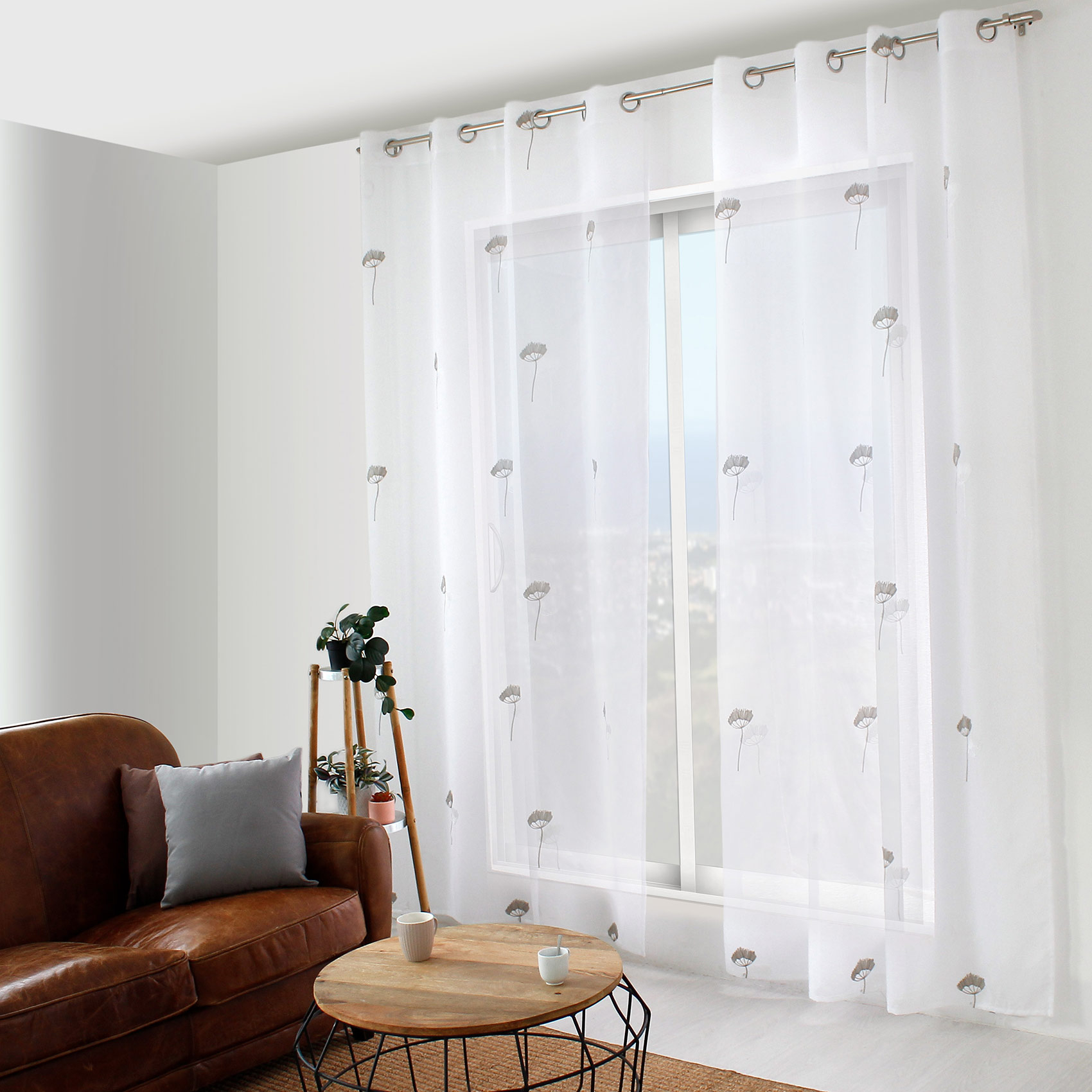 Voilage tamisant aux broderies florales — vue 6