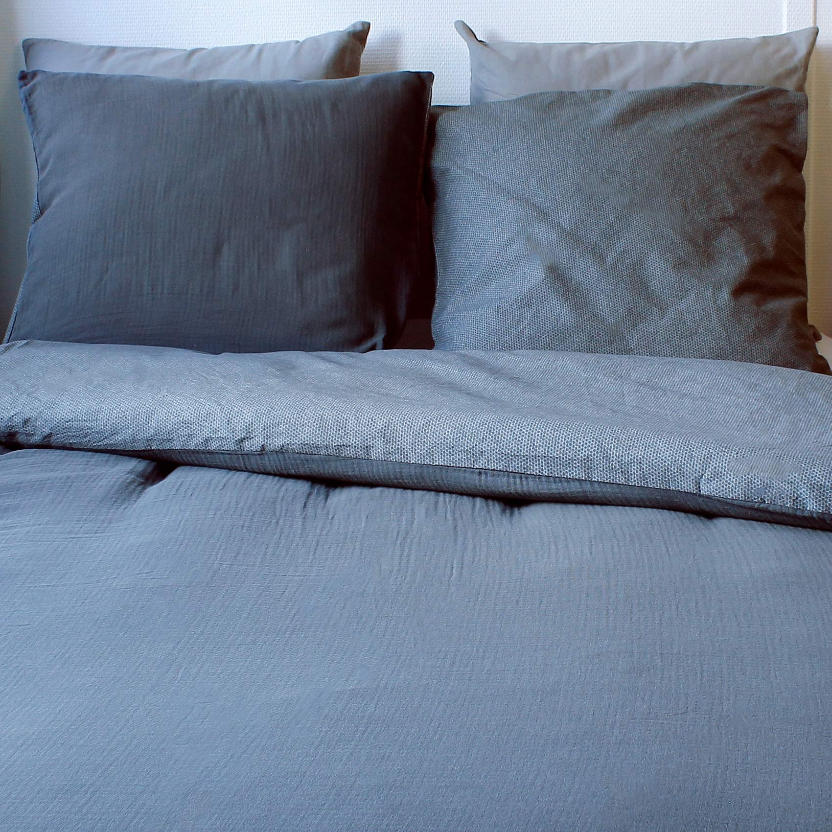 Parure de lit géométrique et réversible — vue 3