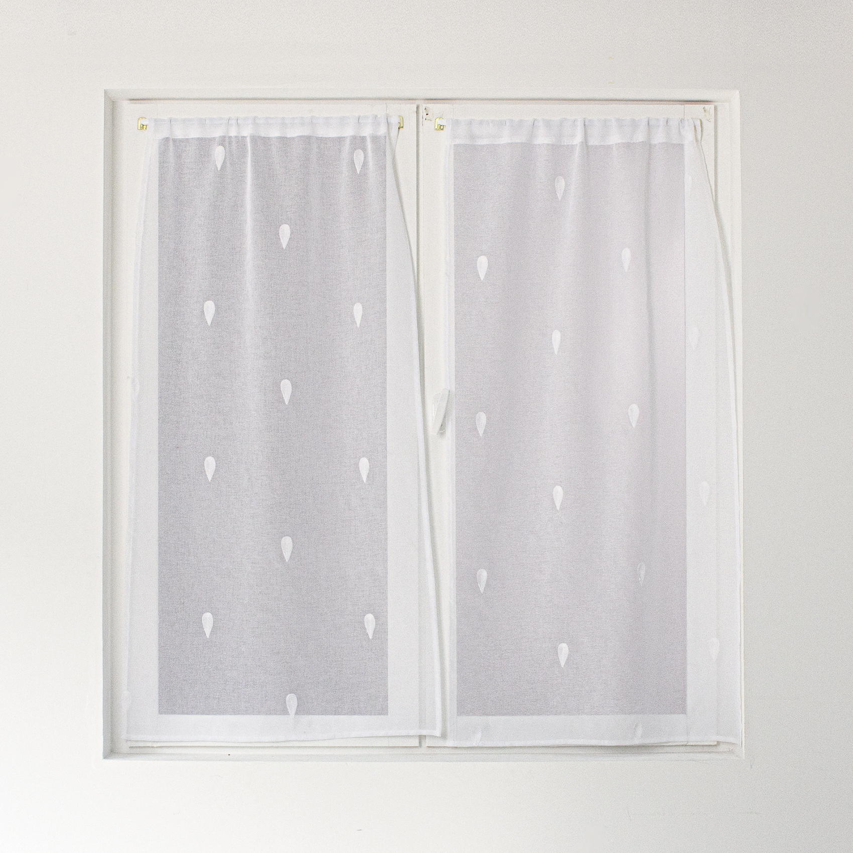 Paire de petits voilages droits brodés de gouttes — vue 3