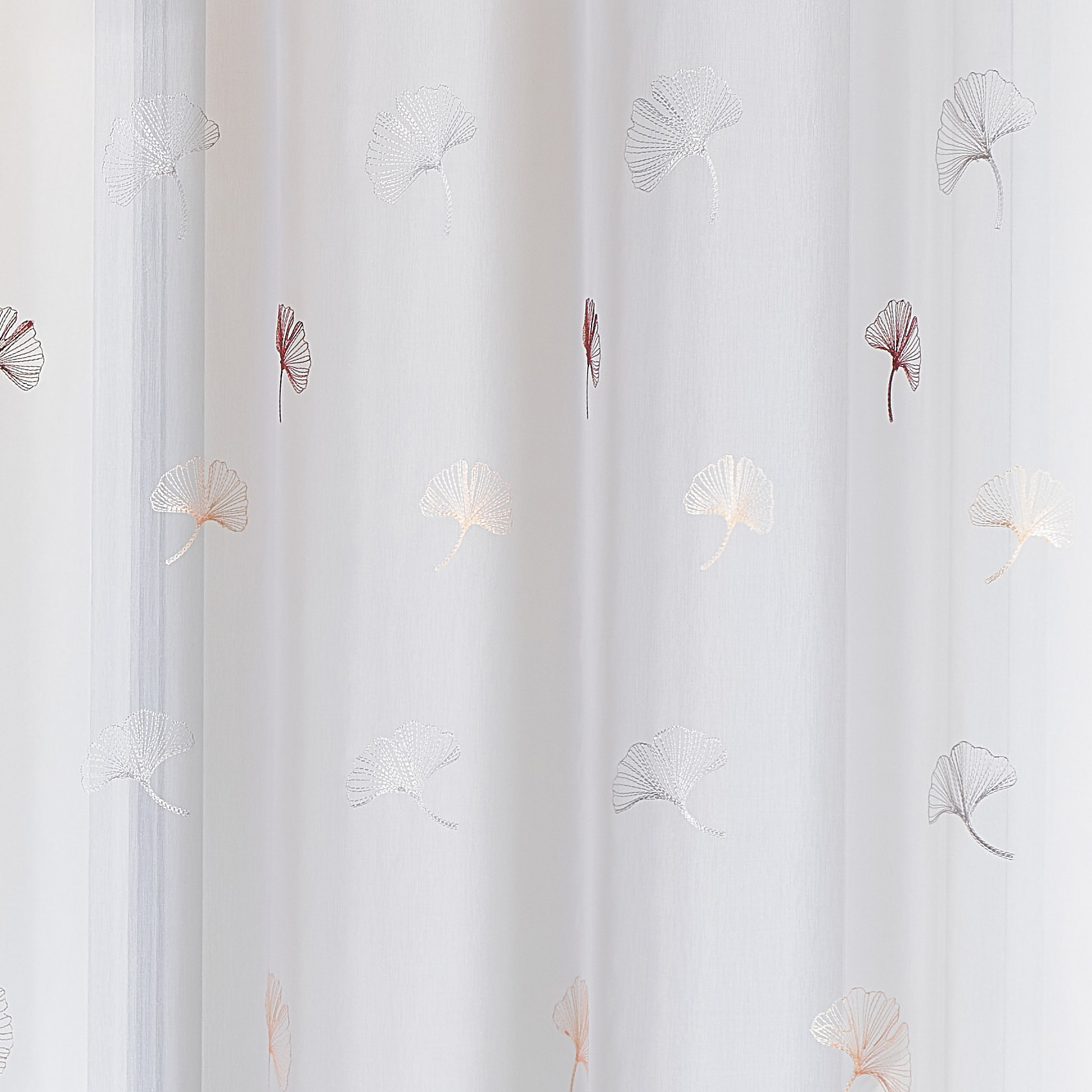 Tissu plombé et brodé feuilles de gingko — vue 4