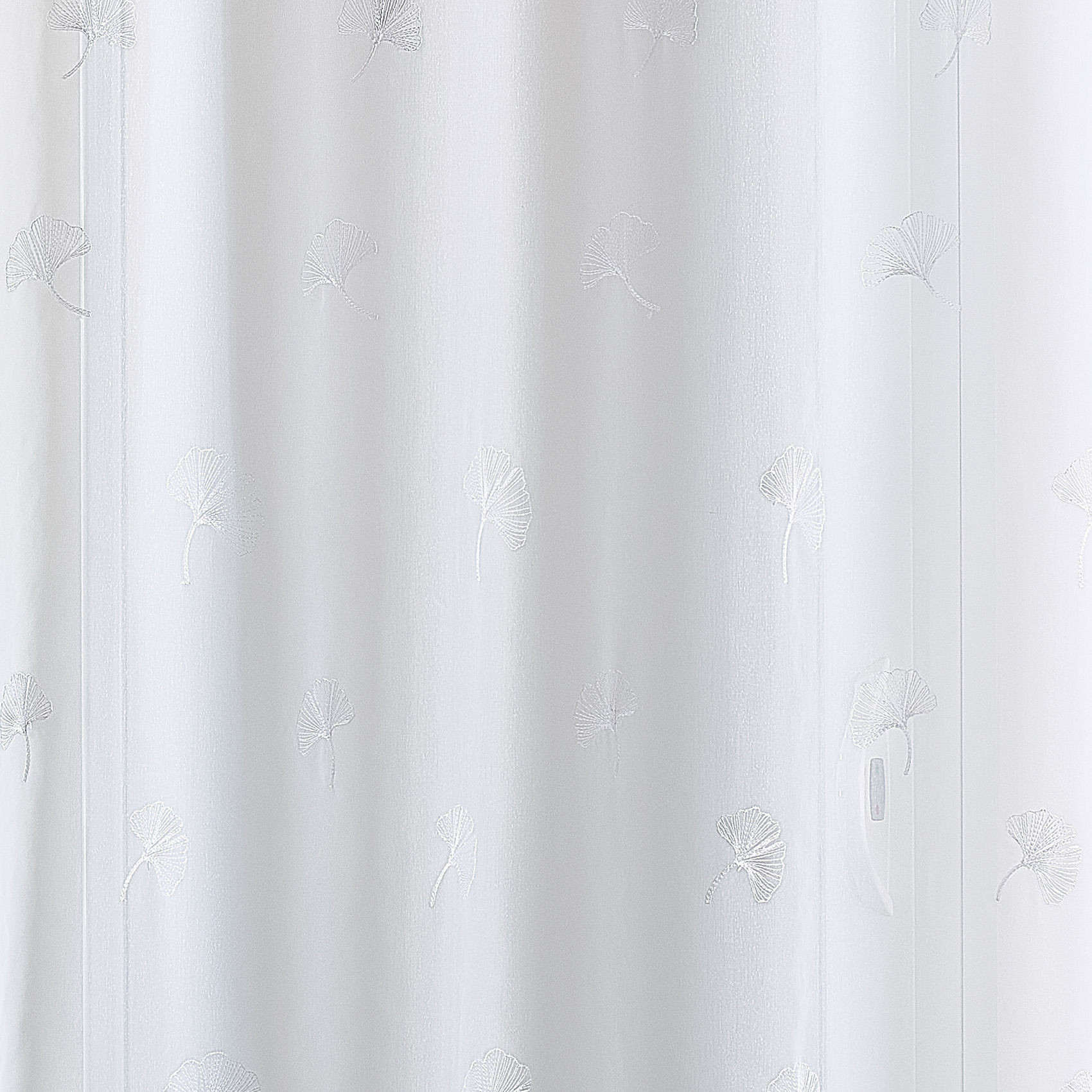 Tissu plombé et brodé feuilles de gingko