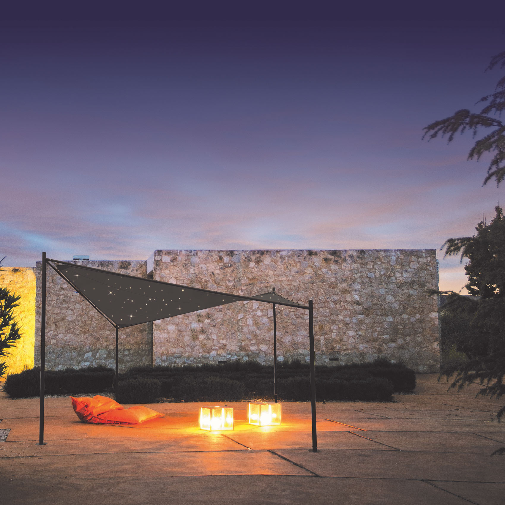 Tonnelle avec toile tendue à leds intégrées — vue 3