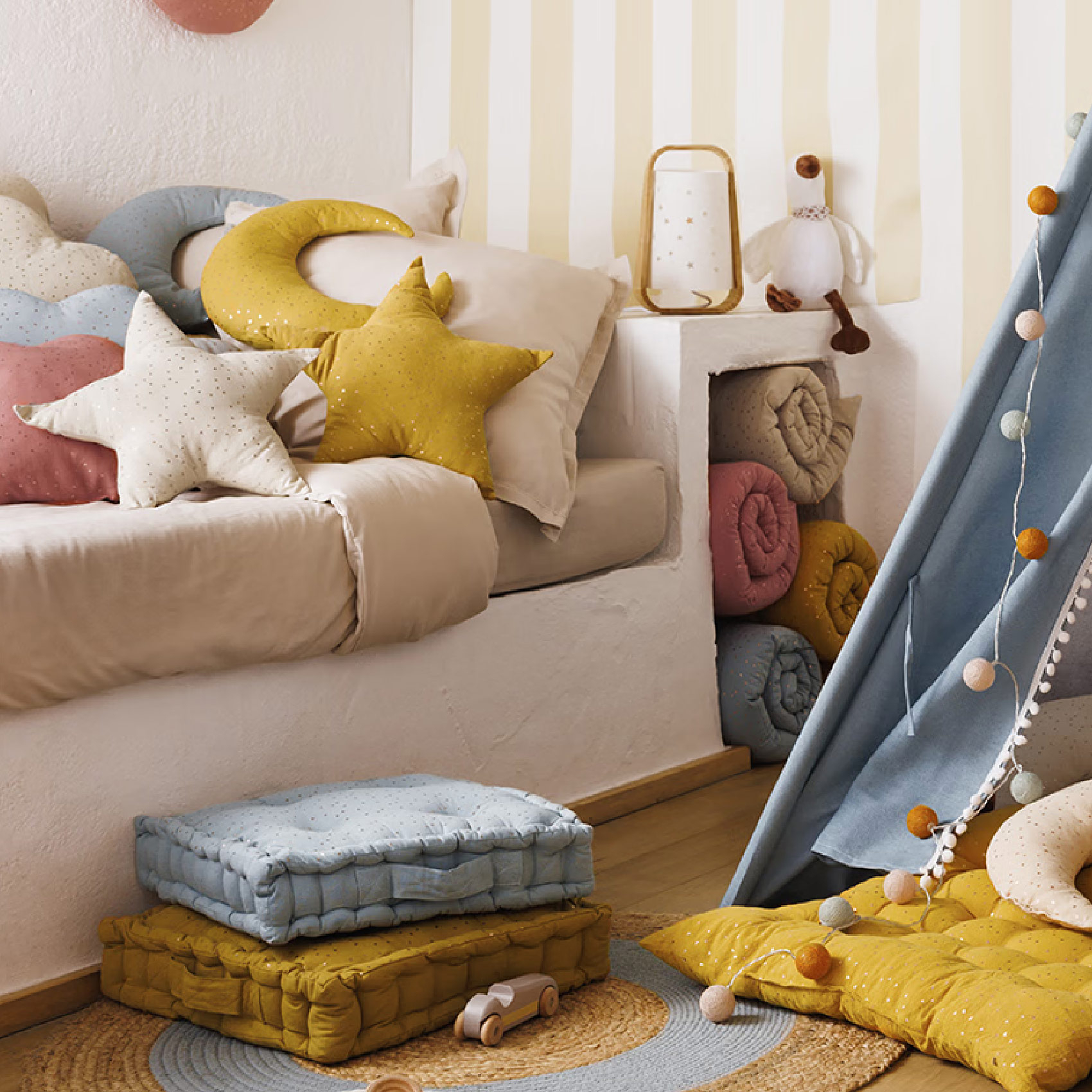 Coussin étoile à motifs métallisés — vue 5