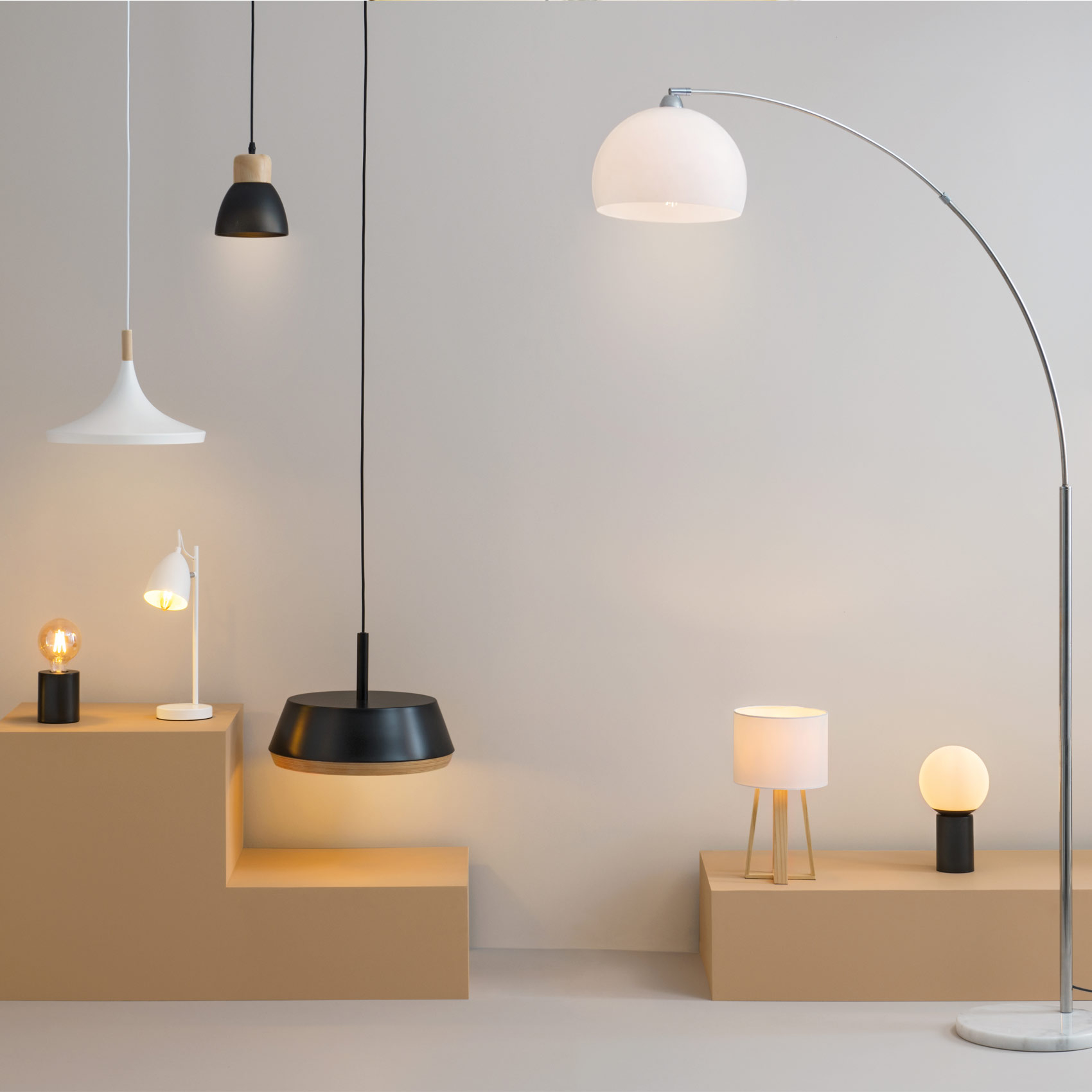 Lampe  à poser socle métal — vue 4