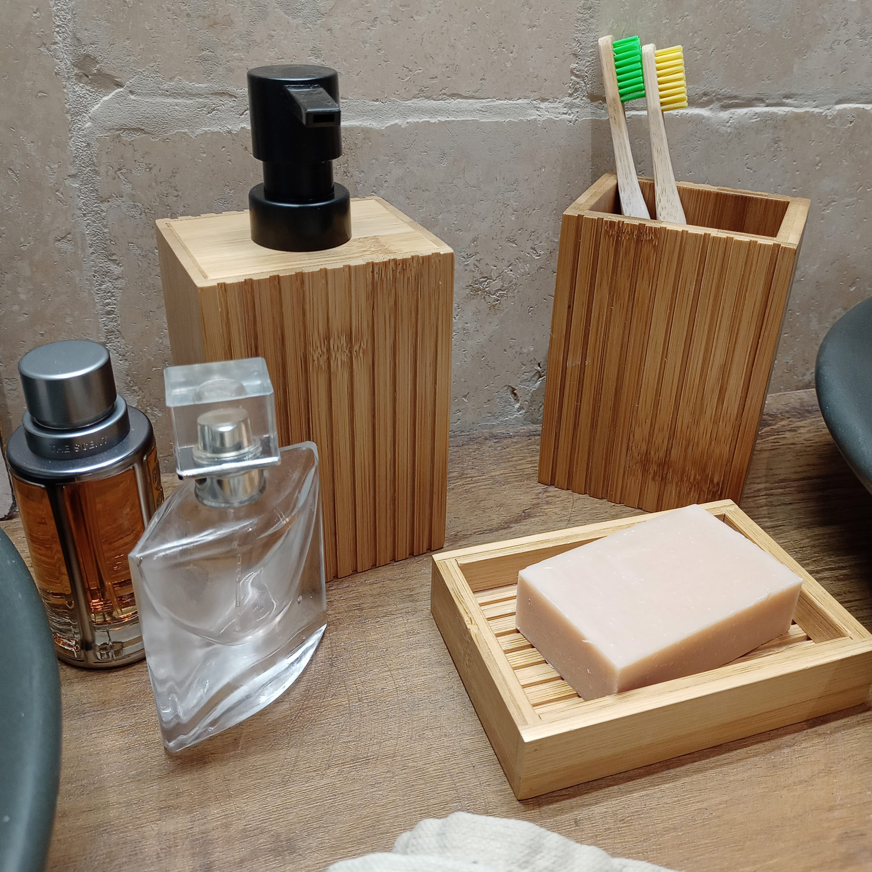 Pot et brosse wc en bambou — vue 5