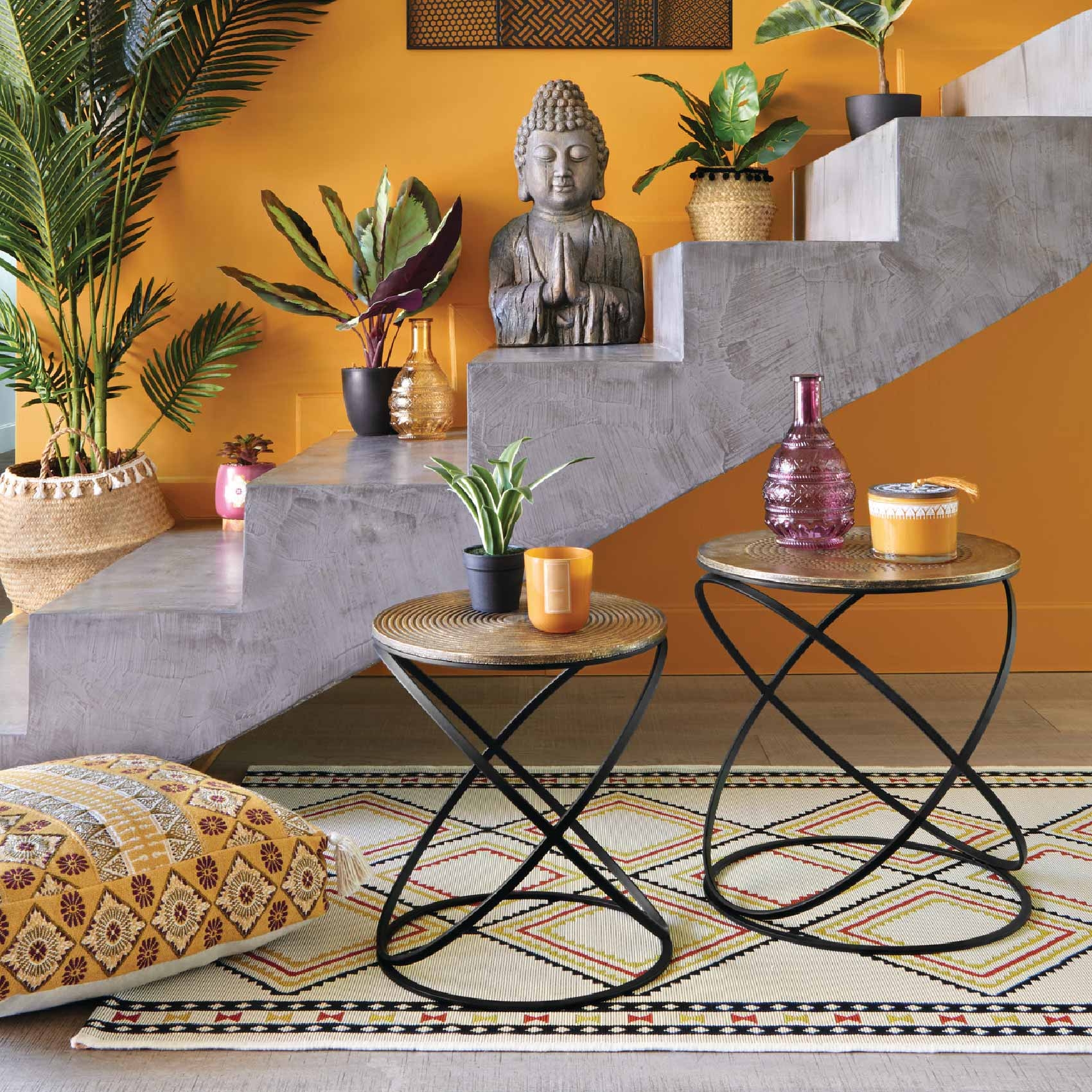 Tables gigognes avec plateau ethnique cuivré — vue 6