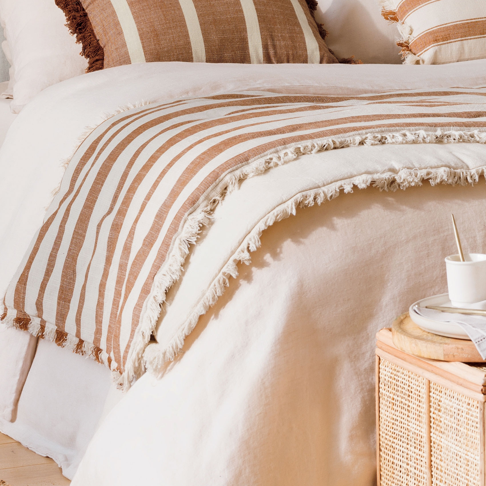 Edredon beige à franges — vue 4