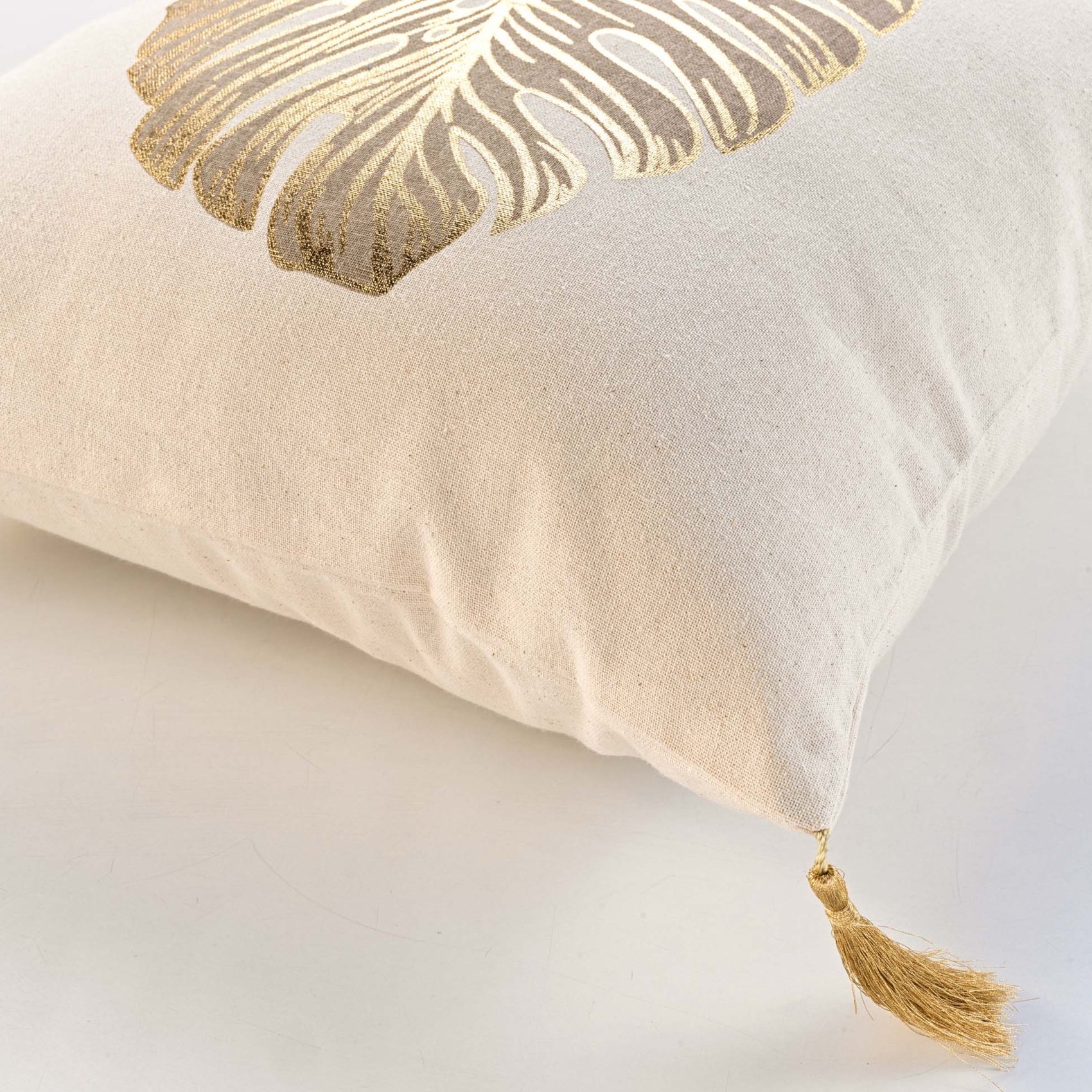 Coussin en coton au style nature dorée — vue 3