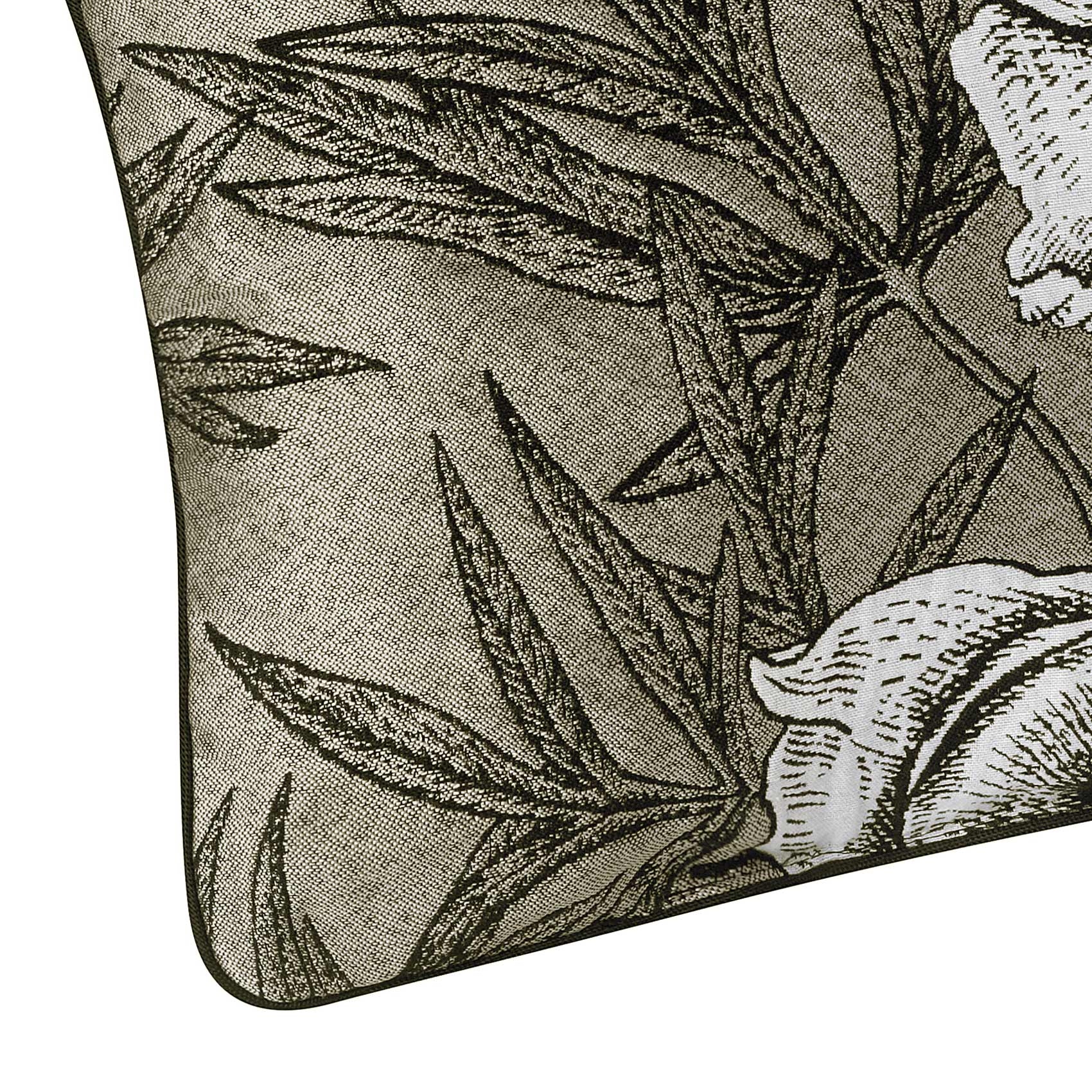 Coussin passepoilé aux impressions florales — vue 6