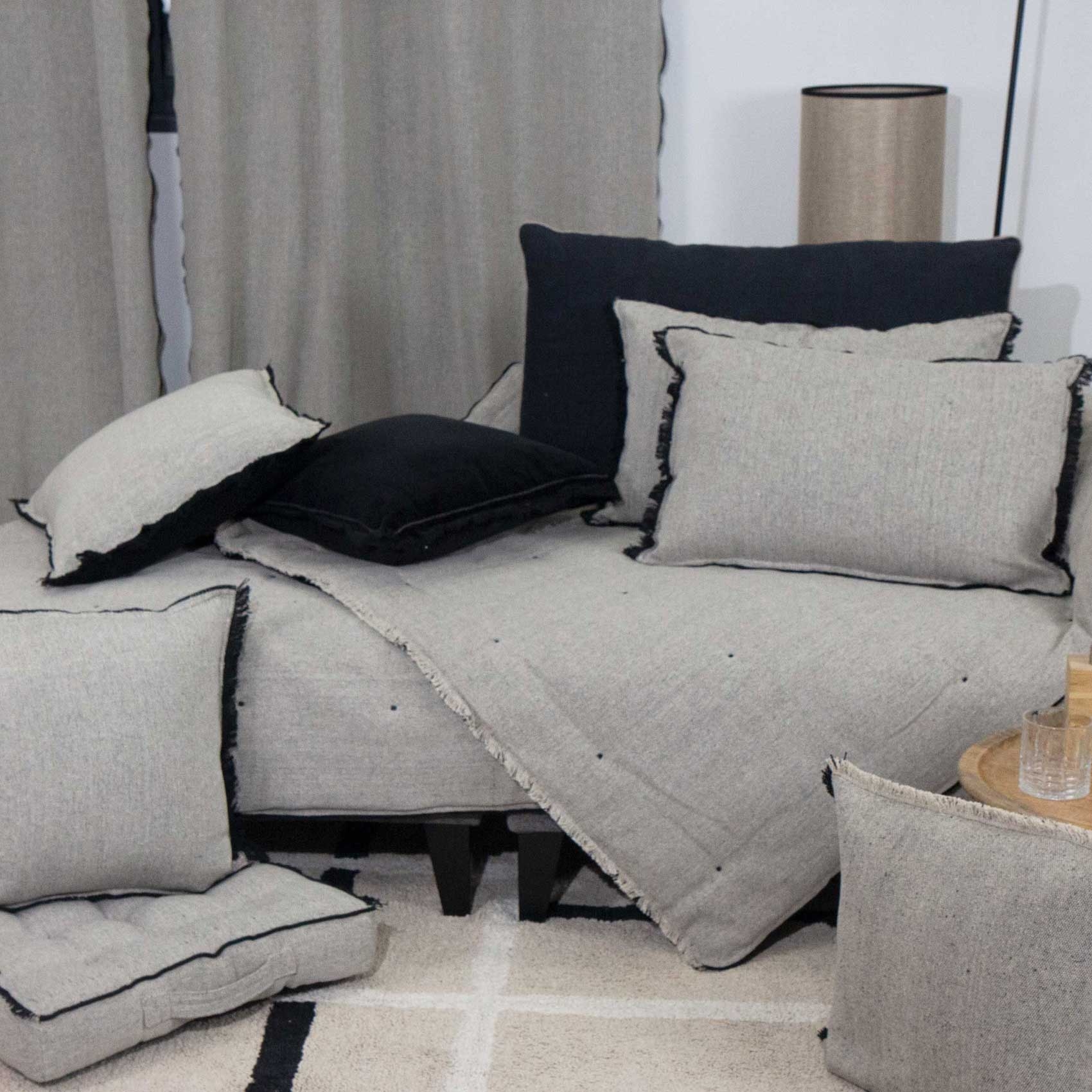 Rideau tamisant aux surjets apparents — vue 4