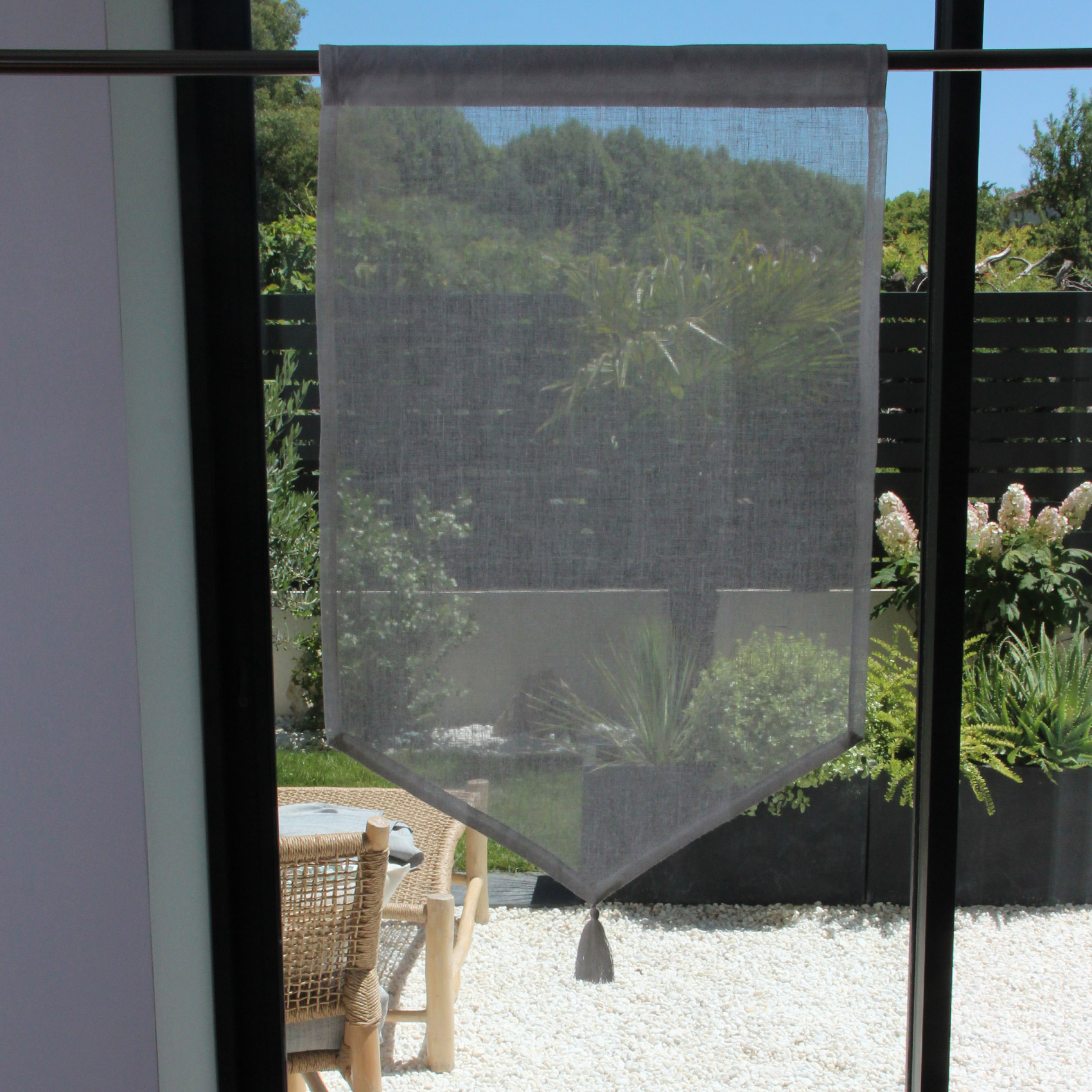 Paire de petits voilages en 100% lin avec pointe et pompon — vue 3